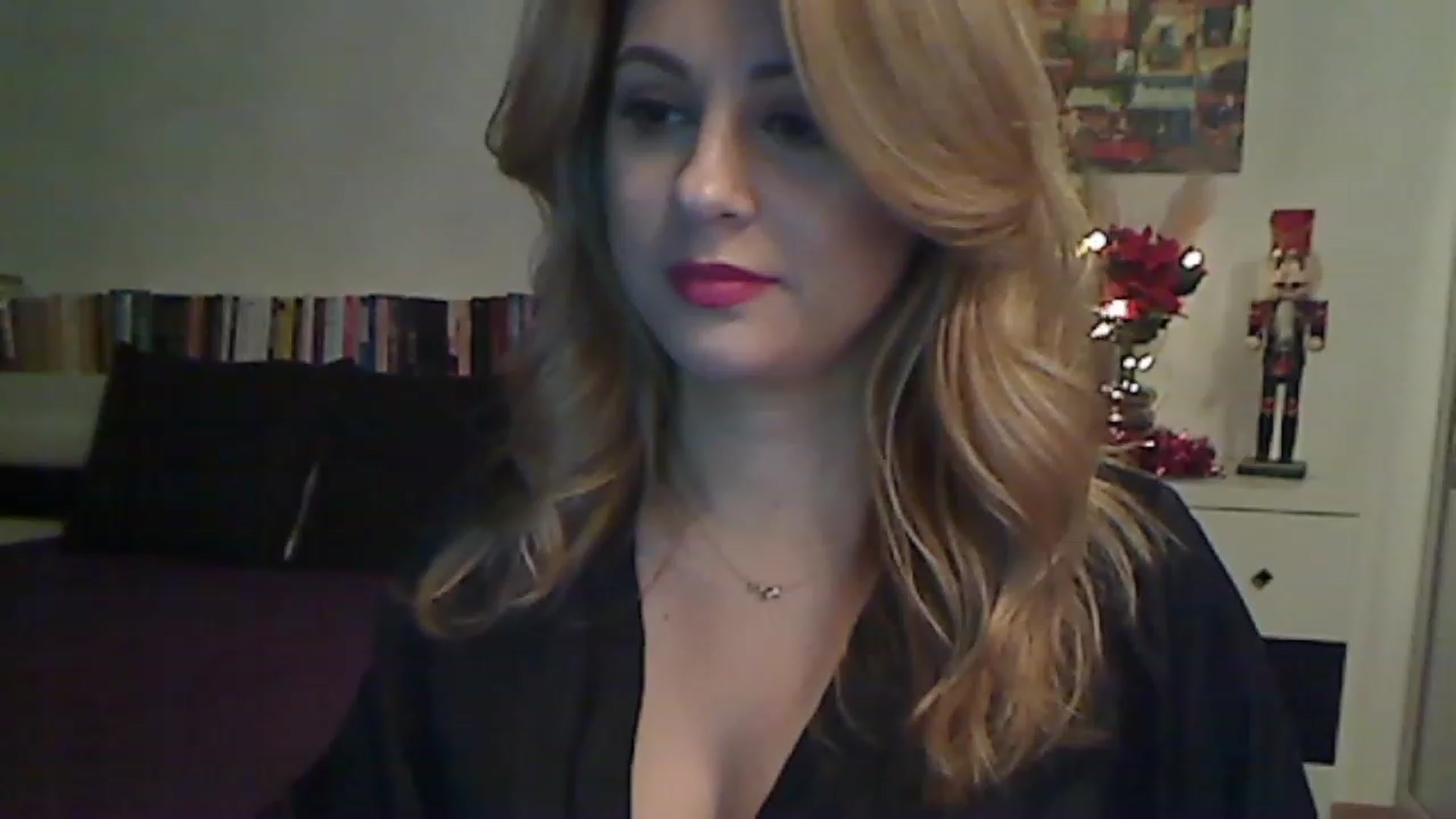 Gallery image thumbnail from MISS__S's myfreecams stream on, 12/11/2022, 01:24 image 6 of 20