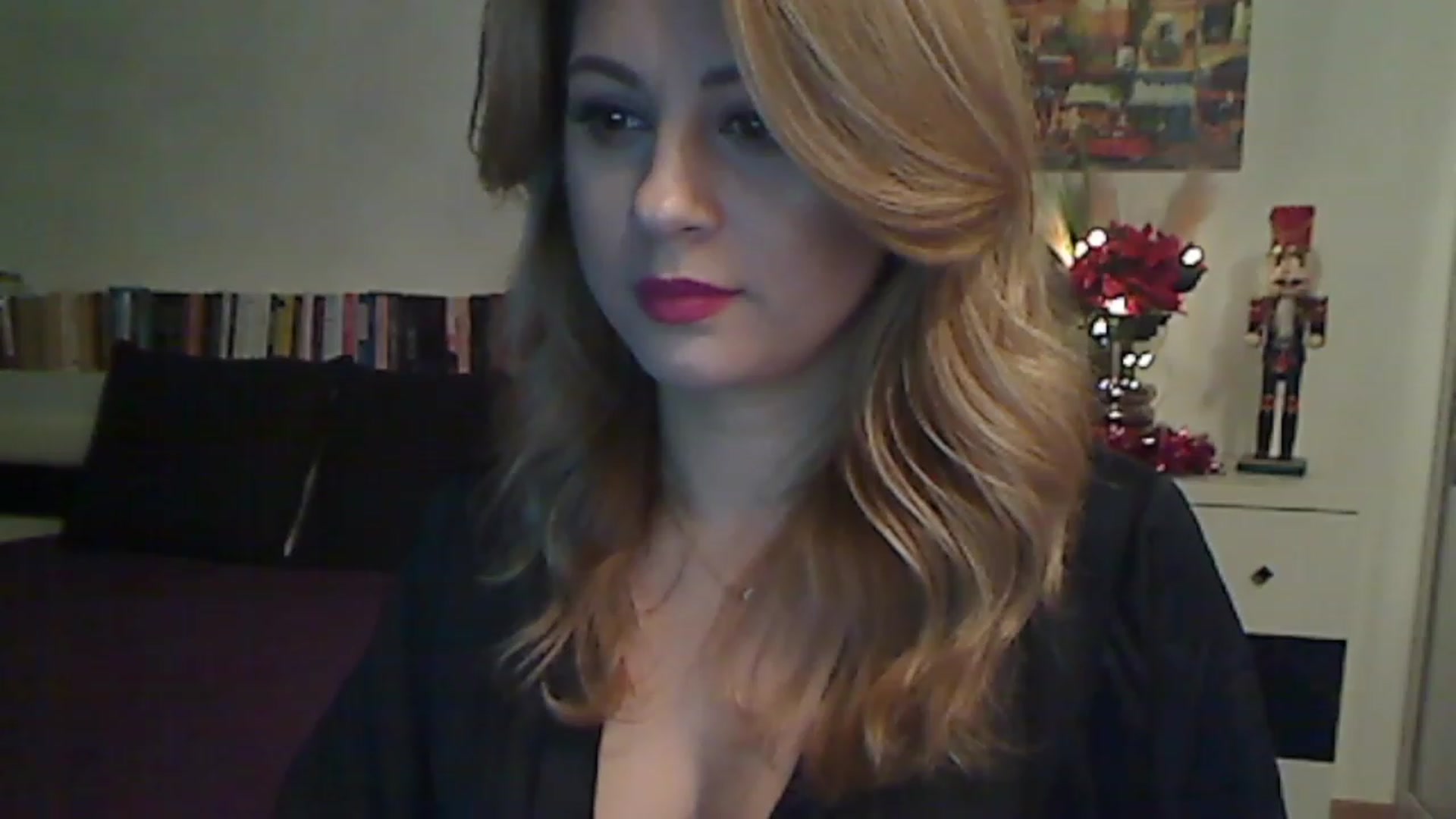 Gallery image thumbnail from MISS__S's myfreecams stream on, 12/11/2022, 01:24 image 5 of 20
