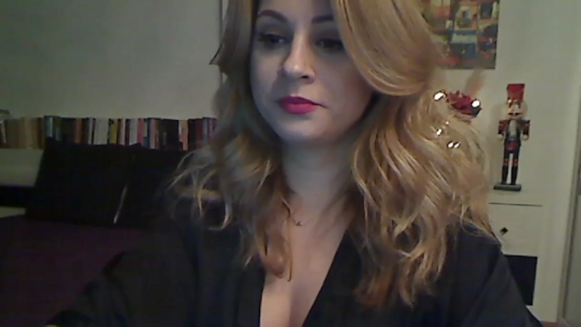 Gallery image thumbnail from MISS__S's myfreecams stream on, 12/11/2022, 01:24 image 3 of 20