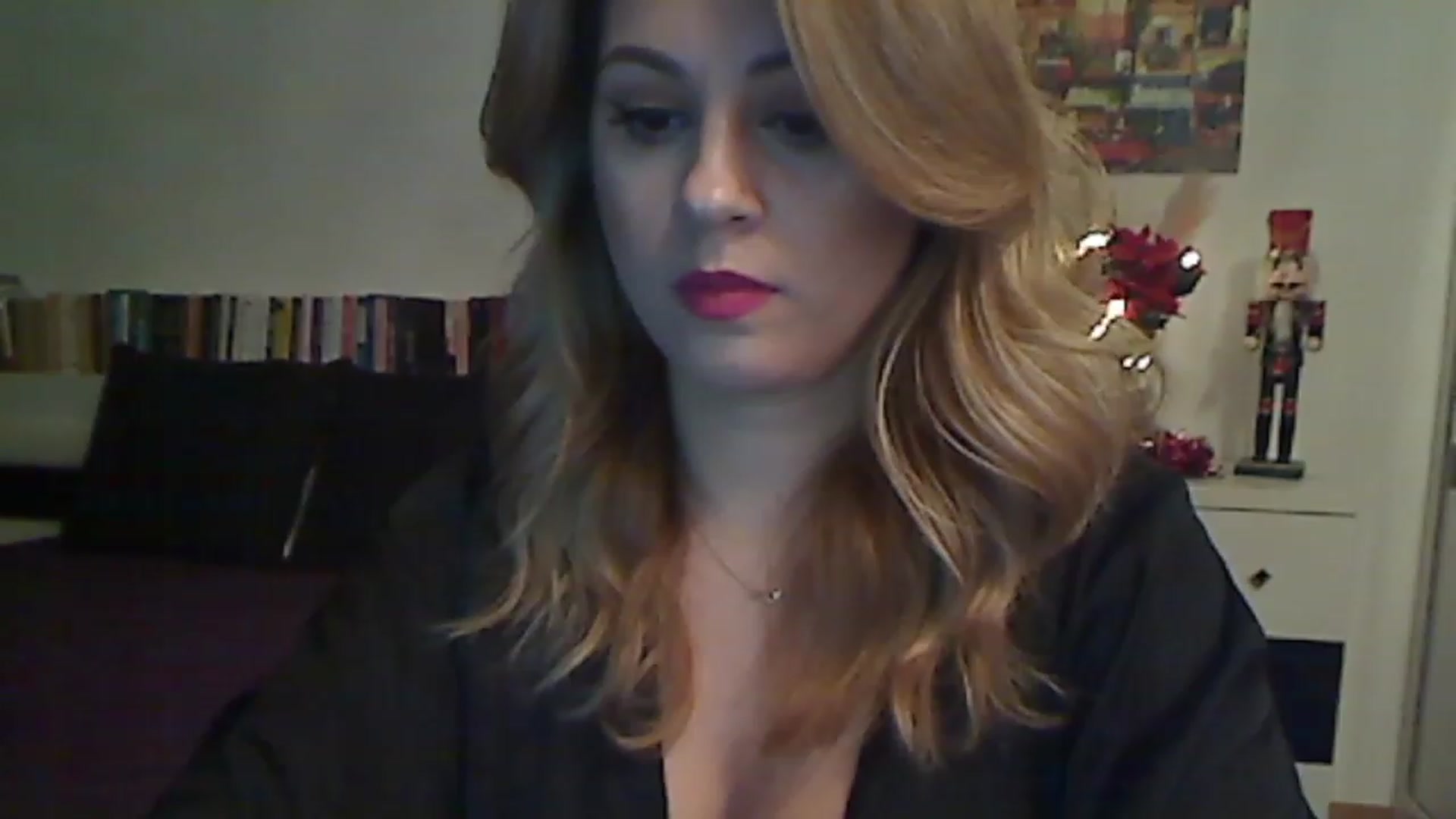 Gallery image thumbnail from MISS__S's myfreecams stream on, 12/11/2022, 01:24 image 7 of 20
