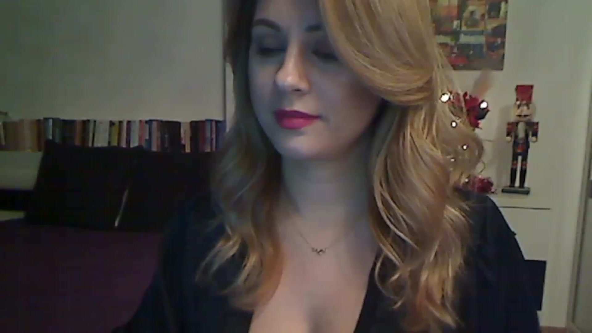 Gallery image thumbnail from MISS__S's myfreecams stream on, 12/11/2022, 01:24 image 16 of 20