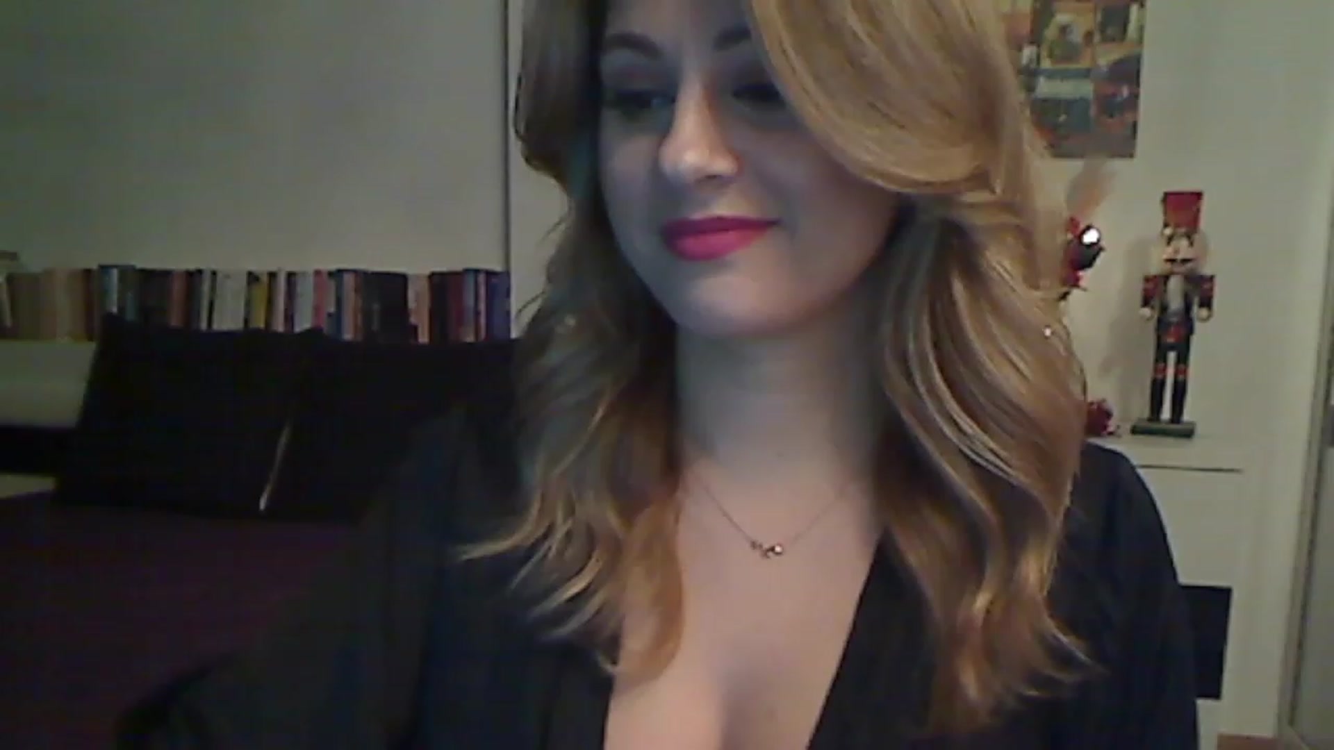 Gallery image thumbnail from MISS__S's myfreecams stream on, 12/11/2022, 01:24 image 8 of 20
