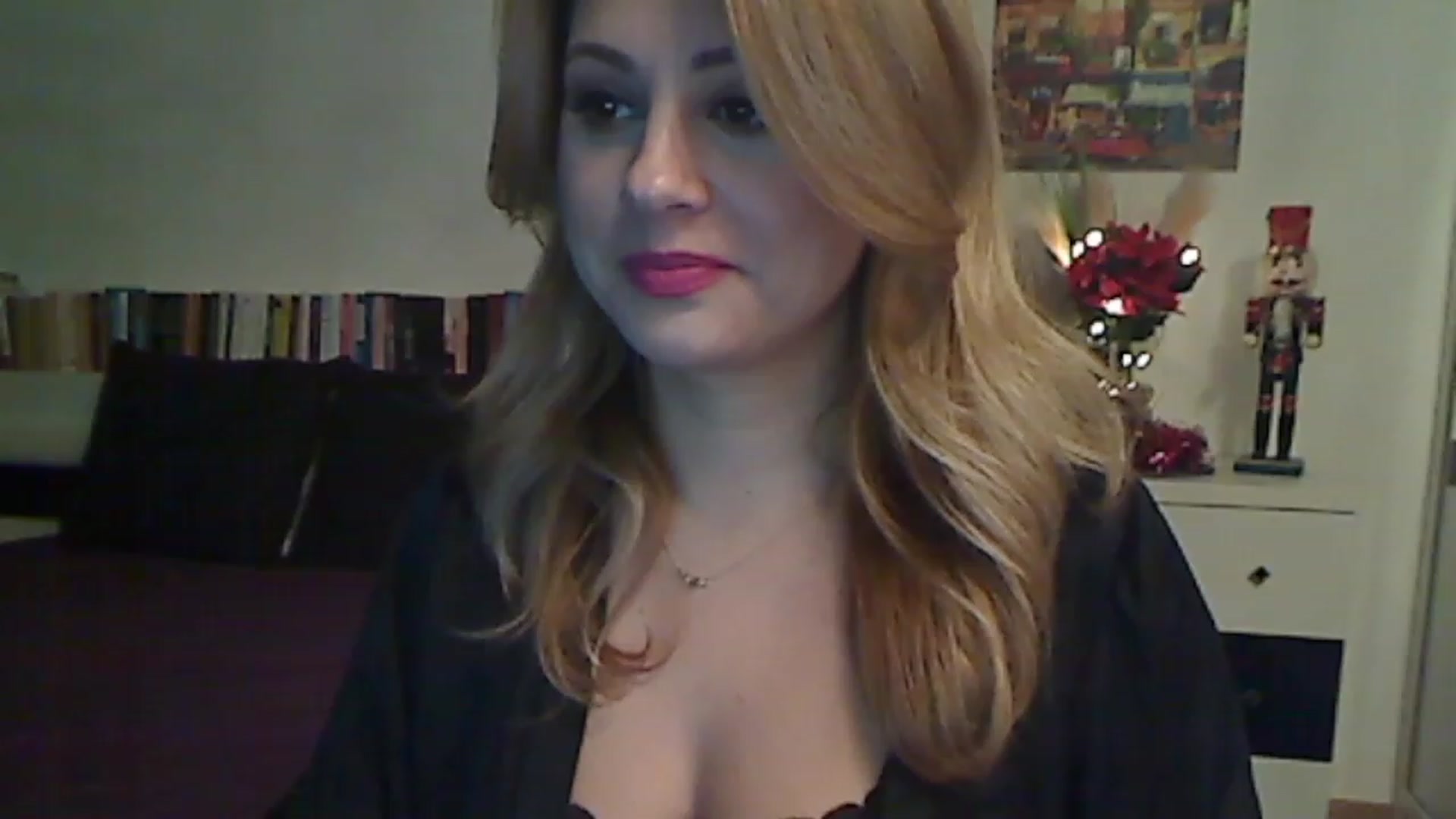 Gallery image thumbnail from MISS__S's myfreecams stream on, 12/12/2022, 24:57 image 10 of 20