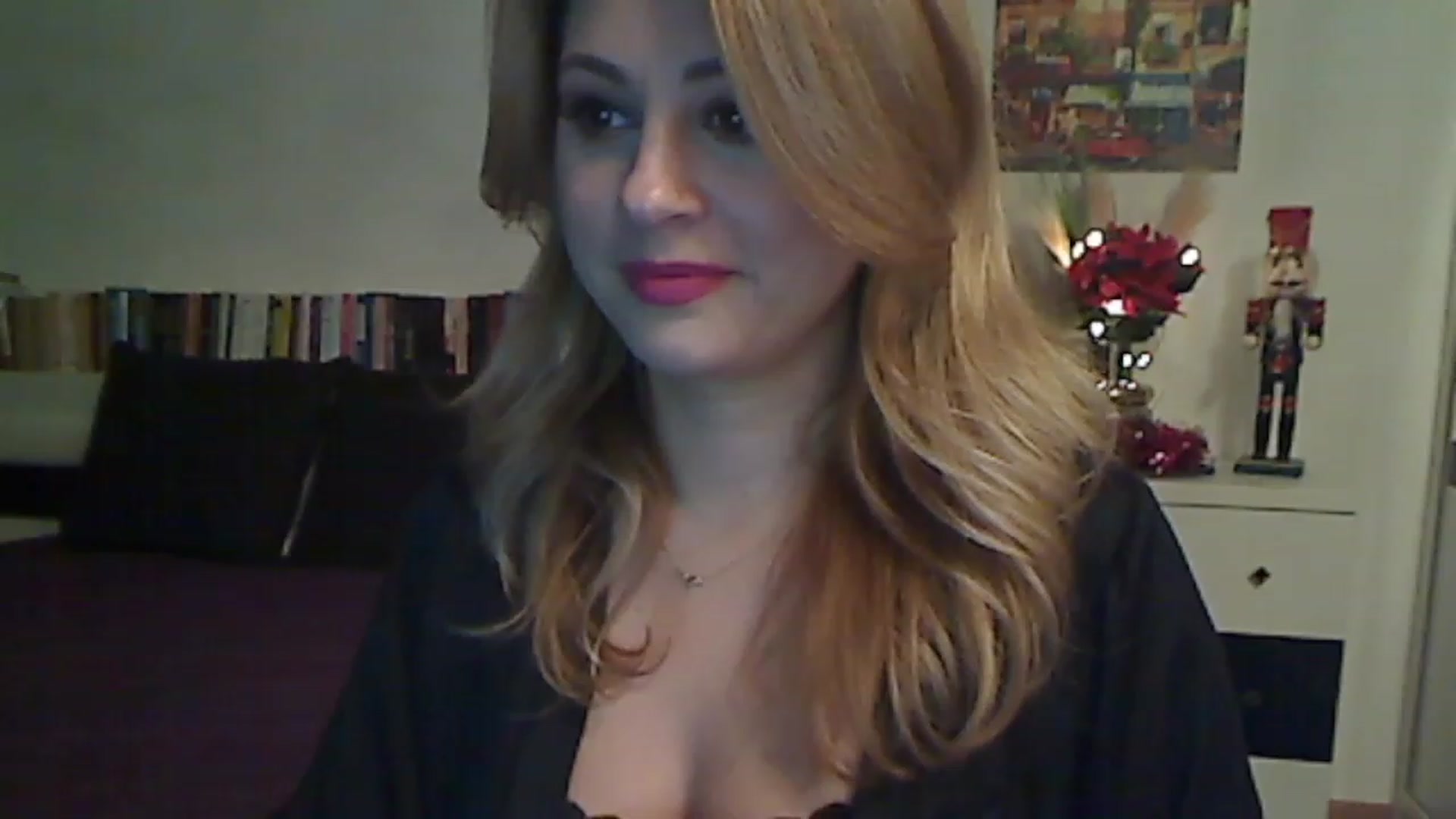 Gallery image thumbnail from MISS__S's myfreecams stream on, 12/12/2022, 24:57 image 9 of 20