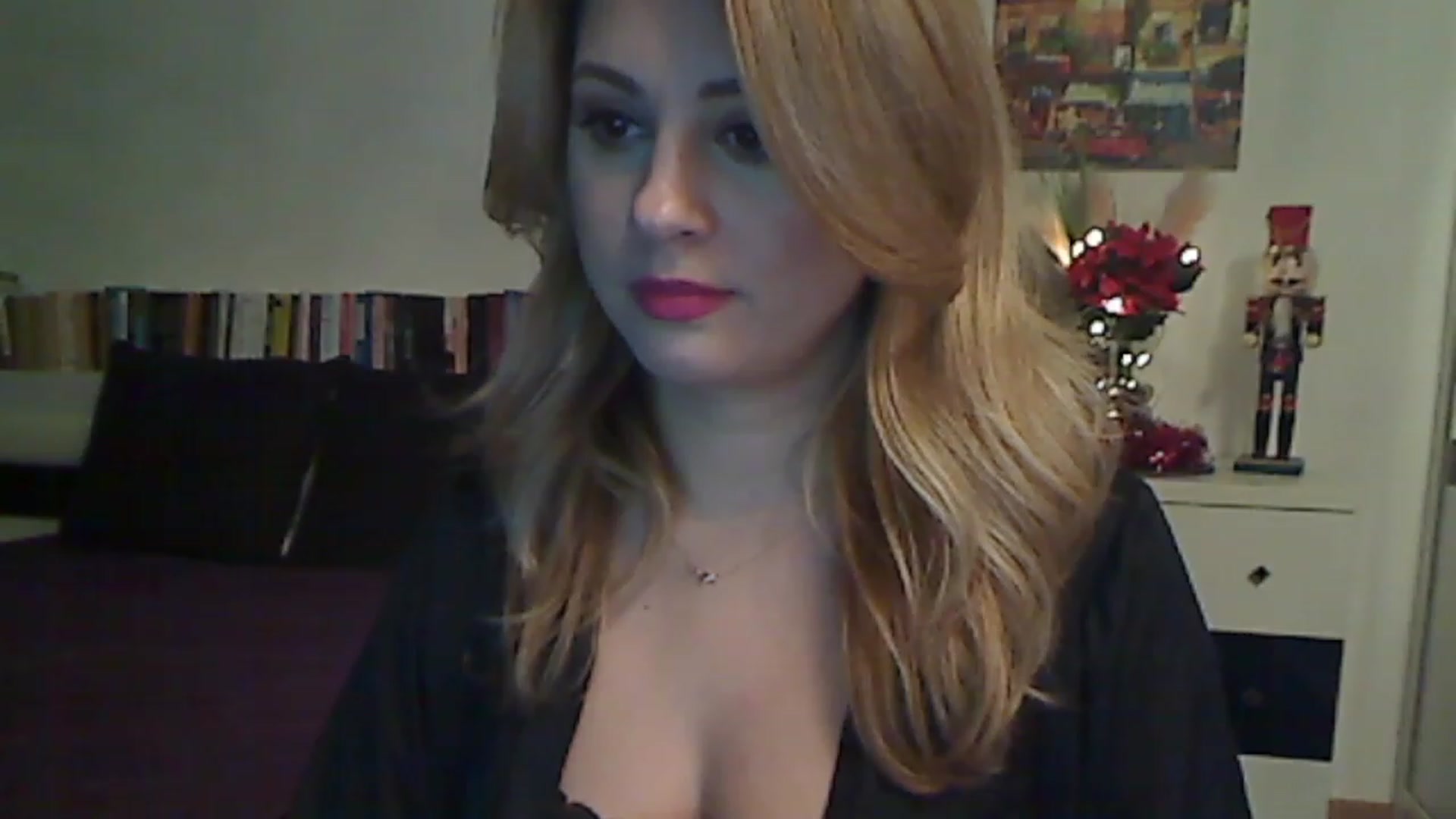 Gallery image thumbnail from MISS__S's myfreecams stream on, 12/12/2022, 24:57 image 16 of 20