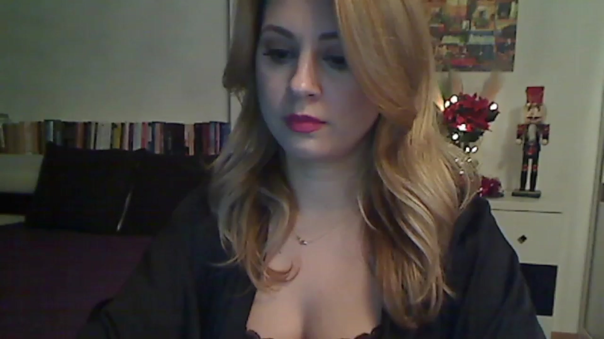 Gallery image thumbnail from MISS__S's myfreecams stream on, 12/12/2022, 24:57 image 12 of 20