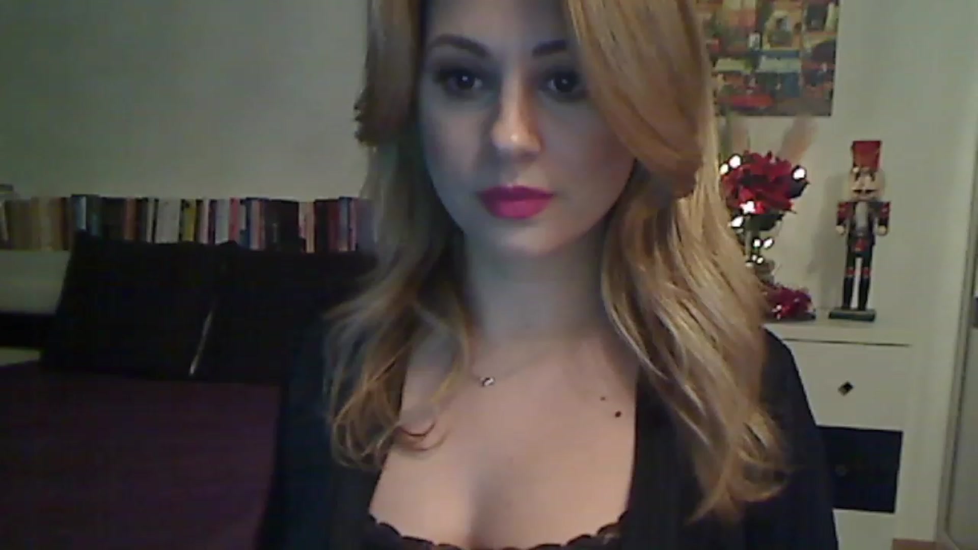 Gallery image thumbnail from MISS__S's myfreecams stream on, 12/12/2022, 24:57 image 6 of 20