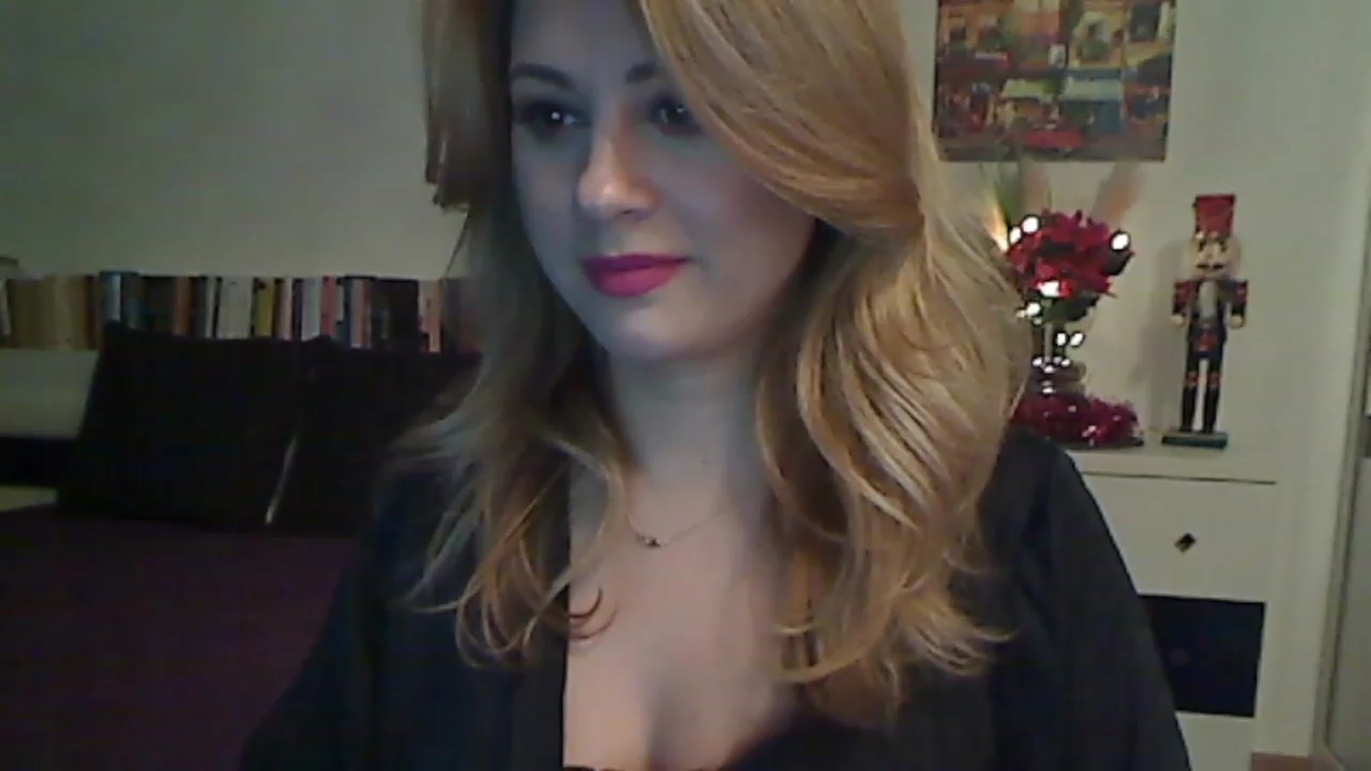Gallery image thumbnail from MISS__S's myfreecams stream on, 12/12/2022, 24:57 image 1 of 20