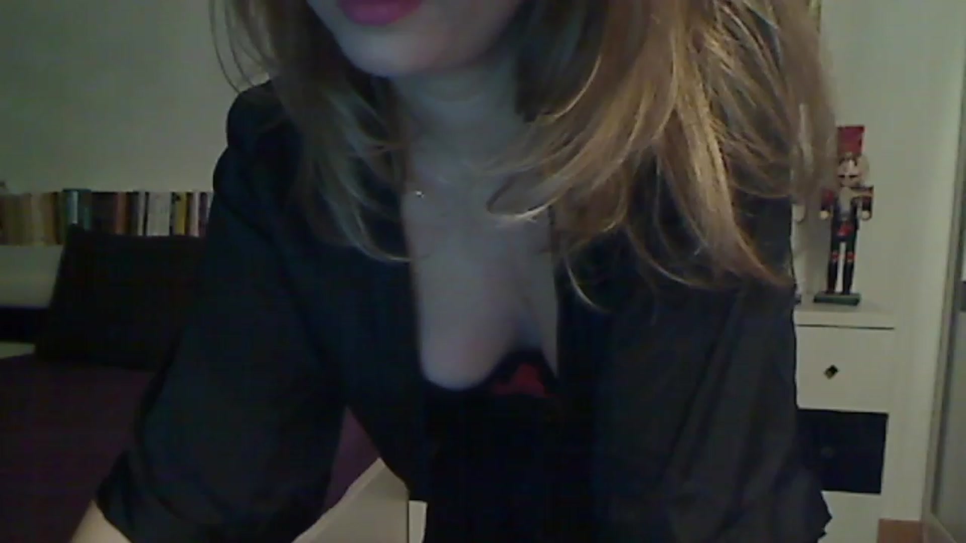 Gallery image thumbnail from MISS__S's myfreecams stream on, 12/20/2022, 01:28 image 9 of 20