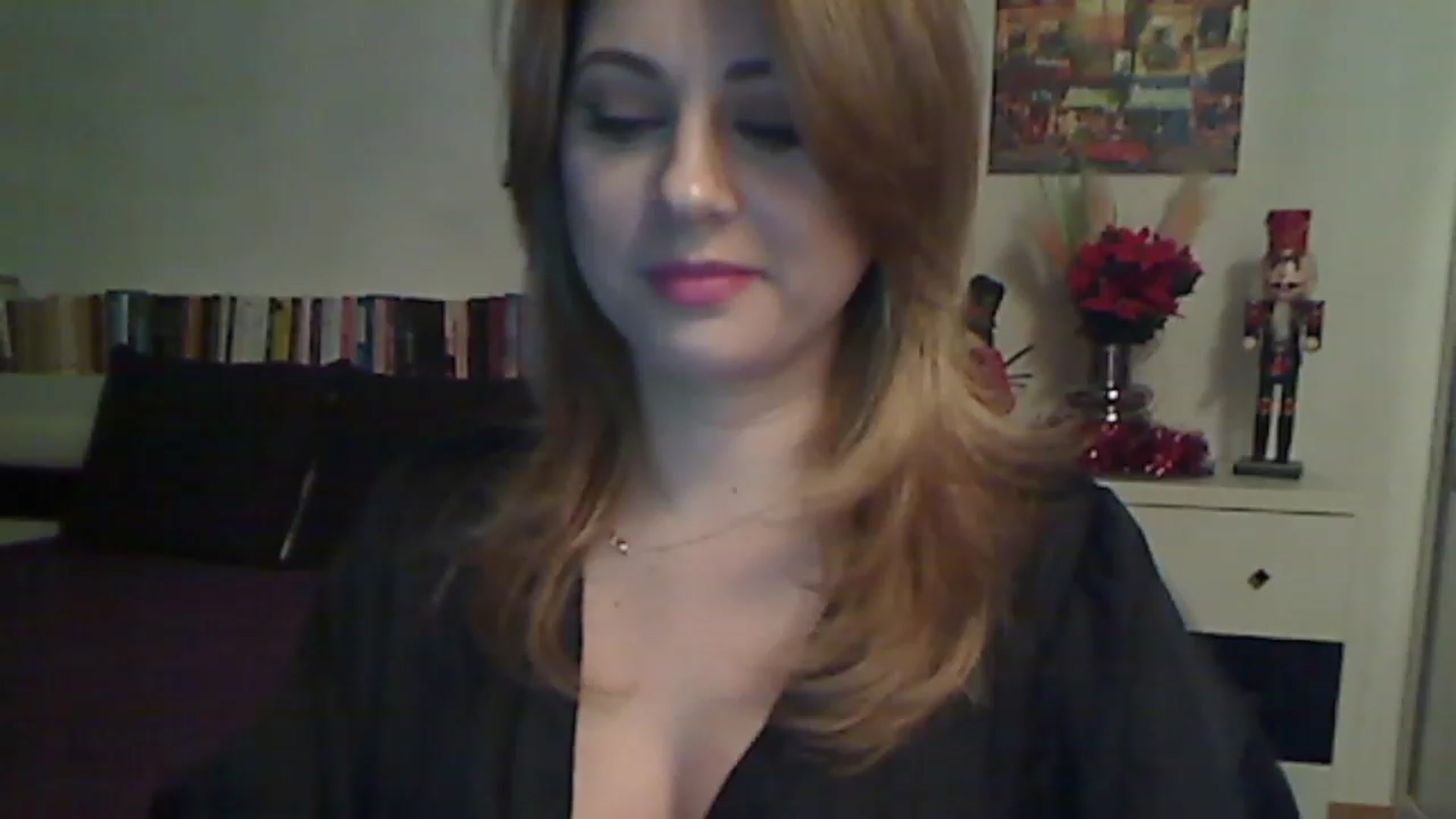Gallery image thumbnail from MISS__S's myfreecams stream on, 12/20/2022, 01:28 image 5 of 20