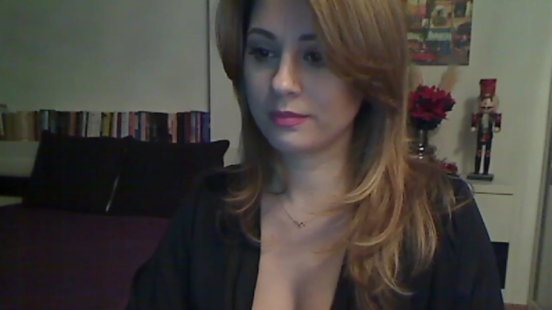 Gallery image thumbnail from MISS__S's myfreecams stream on, 12/20/2022, 01:28 image 20 of 20