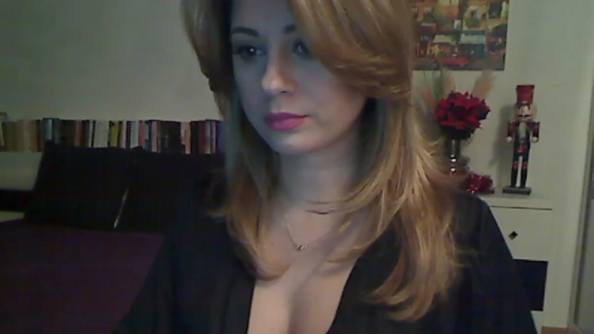 Gallery image thumbnail from MISS__S's myfreecams stream on, 12/20/2022, 01:28 image 13 of 20