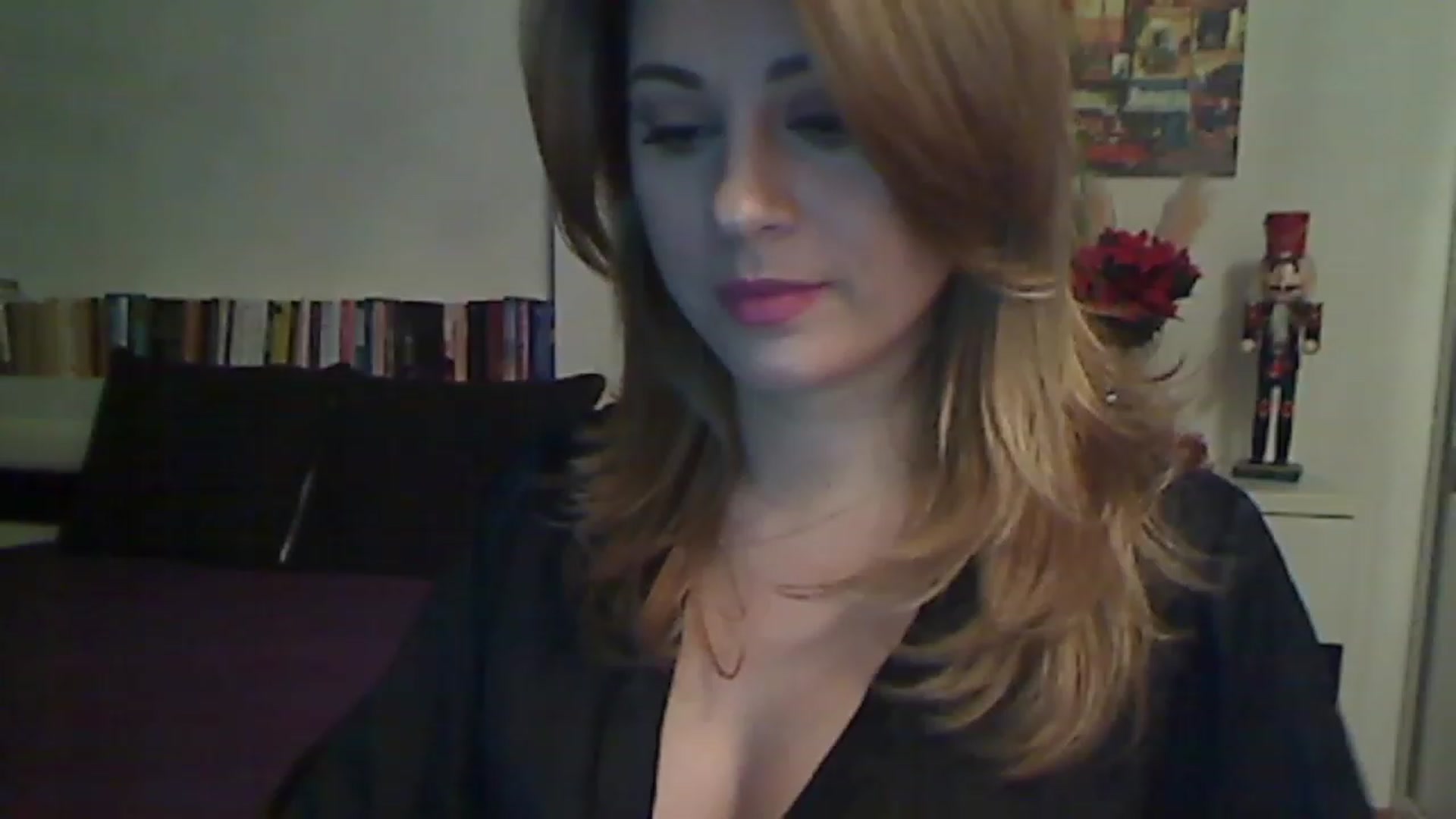 Gallery image thumbnail from MISS__S's myfreecams stream on, 12/20/2022, 01:28 image 7 of 20