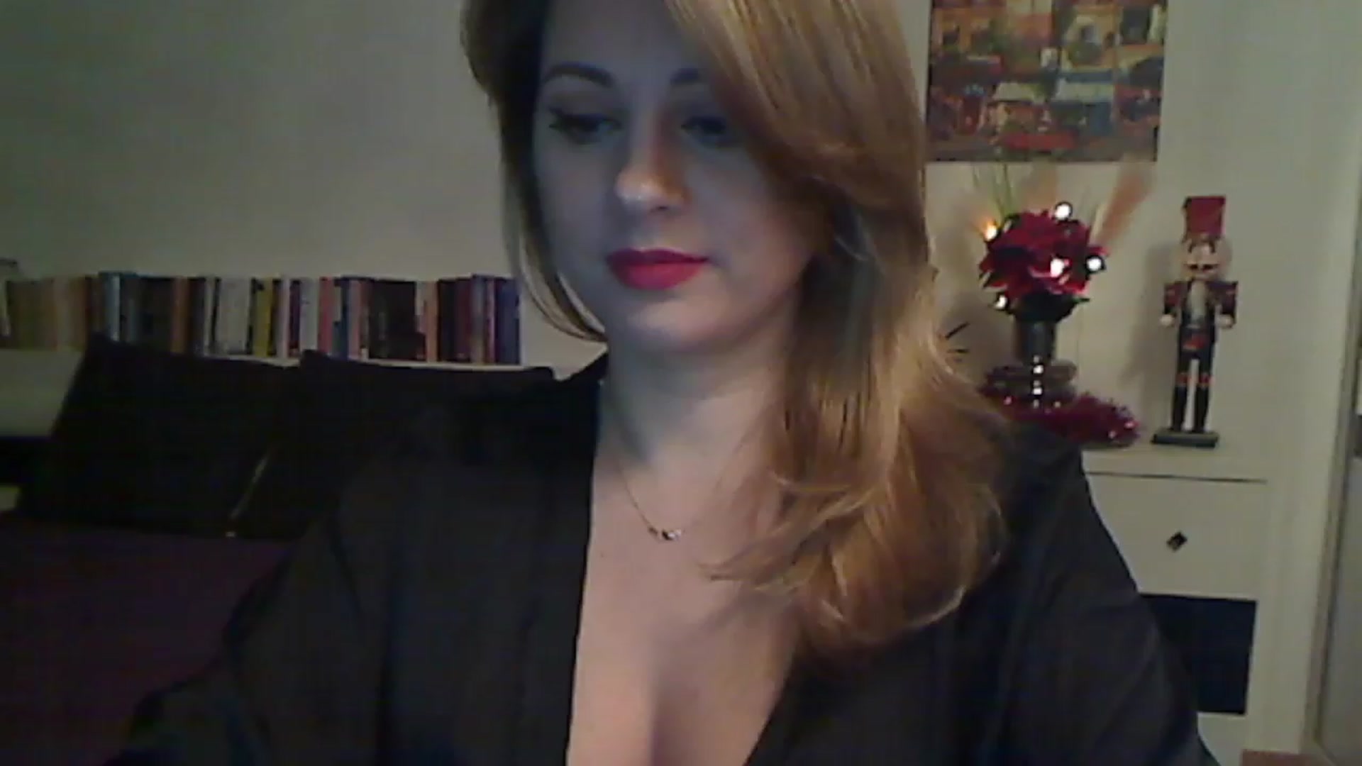 Gallery image thumbnail from MISS__S's myfreecams stream on, 12/23/2022, 02:18 image 9 of 20