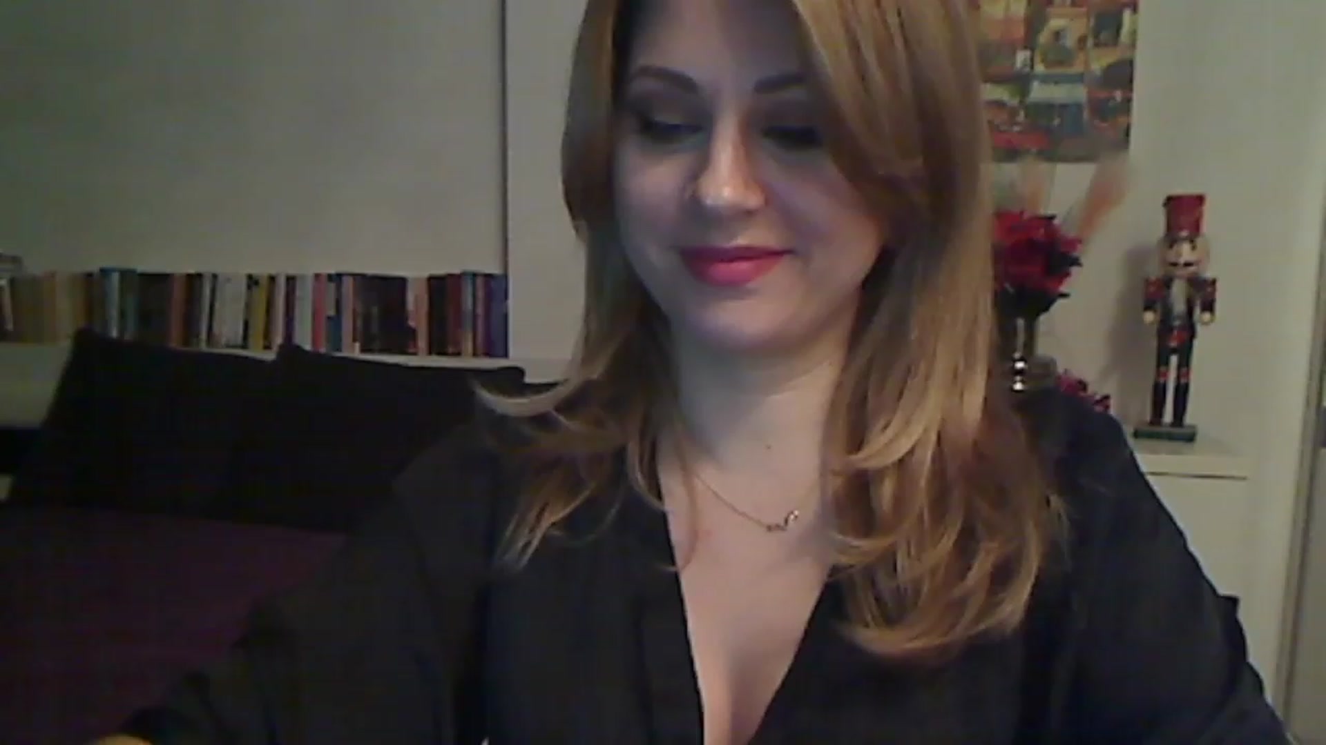 Gallery image thumbnail from MISS__S's myfreecams stream on, 12/29/2022, 24:00 image 4 of 20