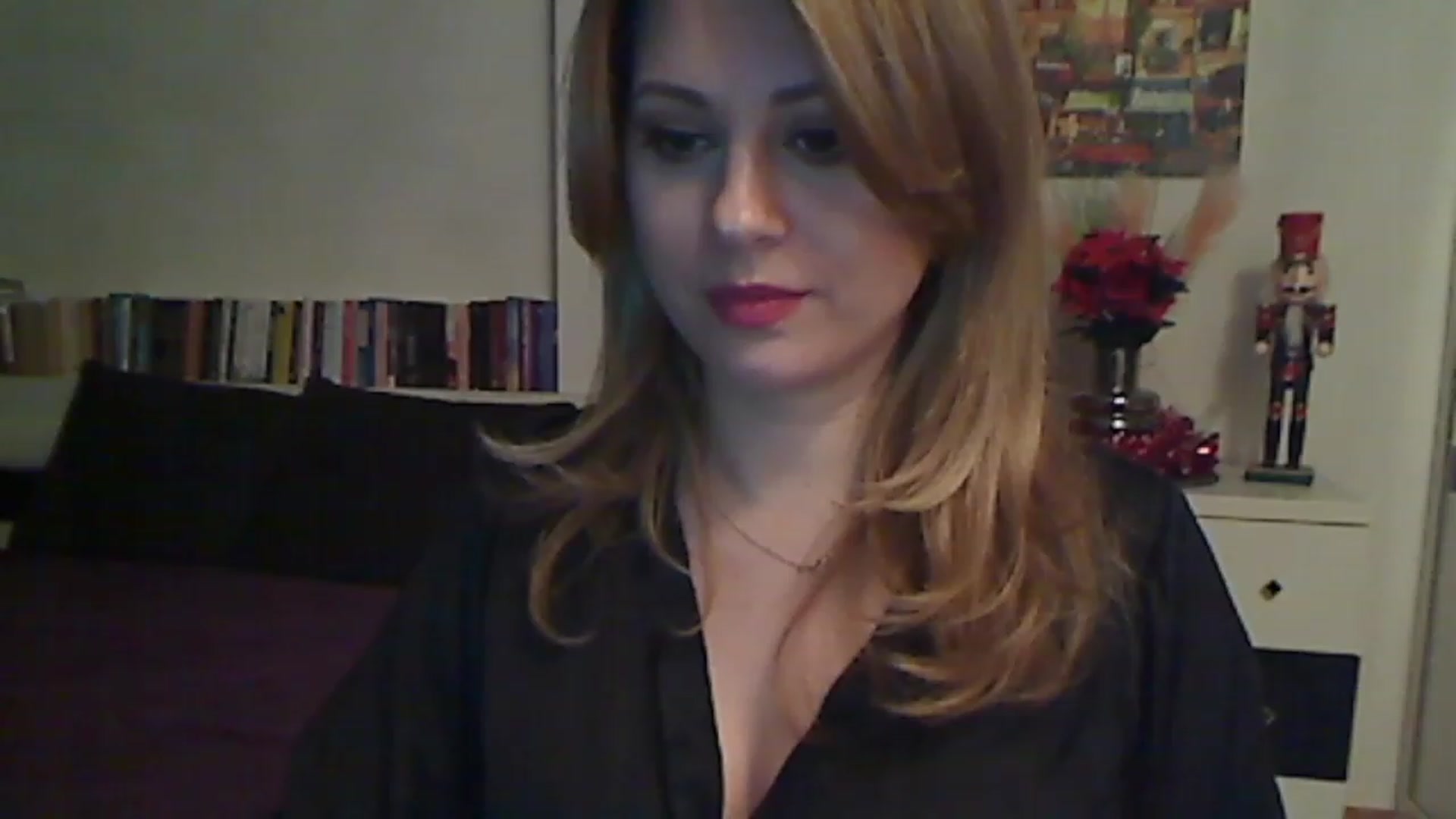 Gallery image thumbnail from MISS__S's myfreecams stream on, 12/29/2022, 24:00 image 16 of 20