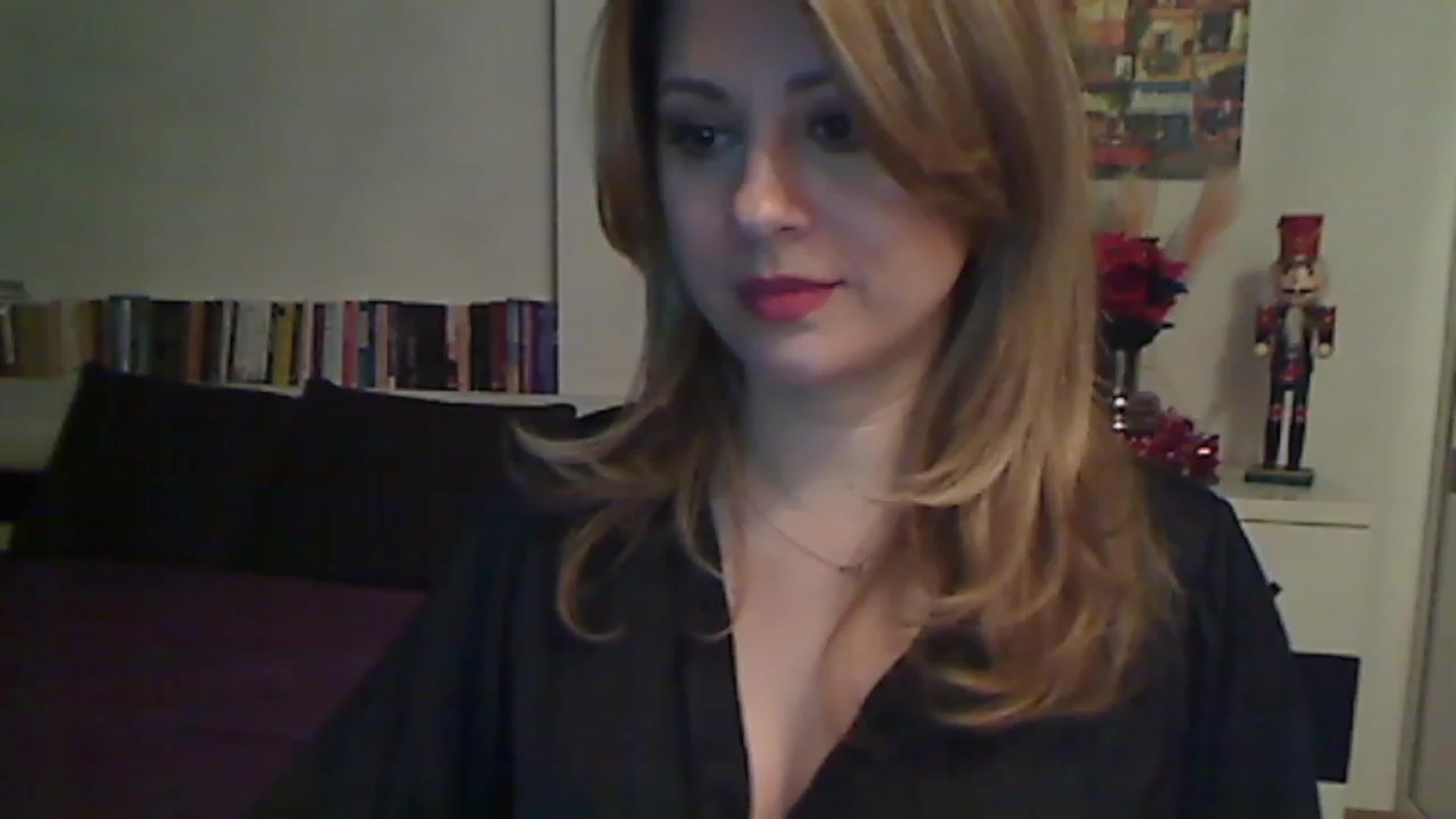Gallery image thumbnail from MISS__S's myfreecams stream on, 12/29/2022, 24:00 image 15 of 20