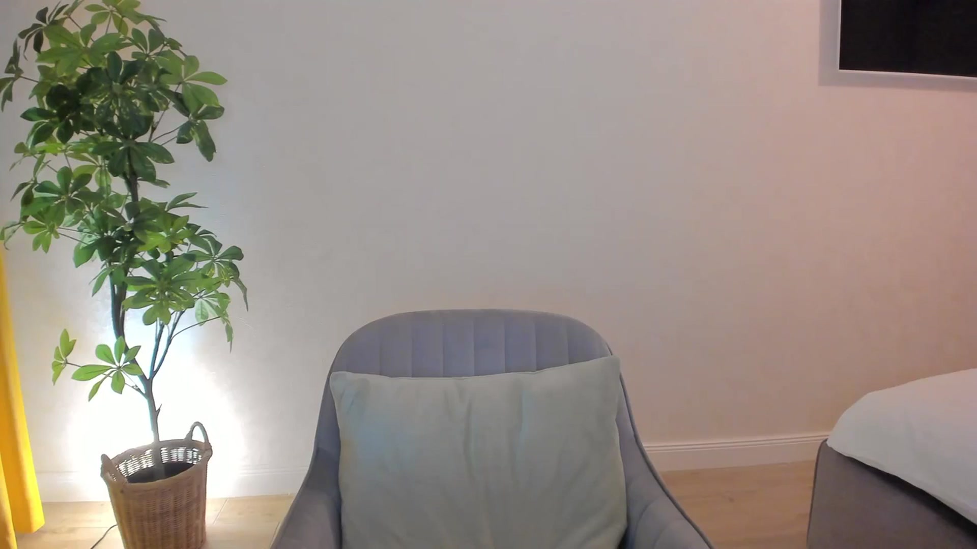 Gallery image thumbnail from MMbealien's myfreecams stream on, 01/01/2024, 15:45 image 16 of 20