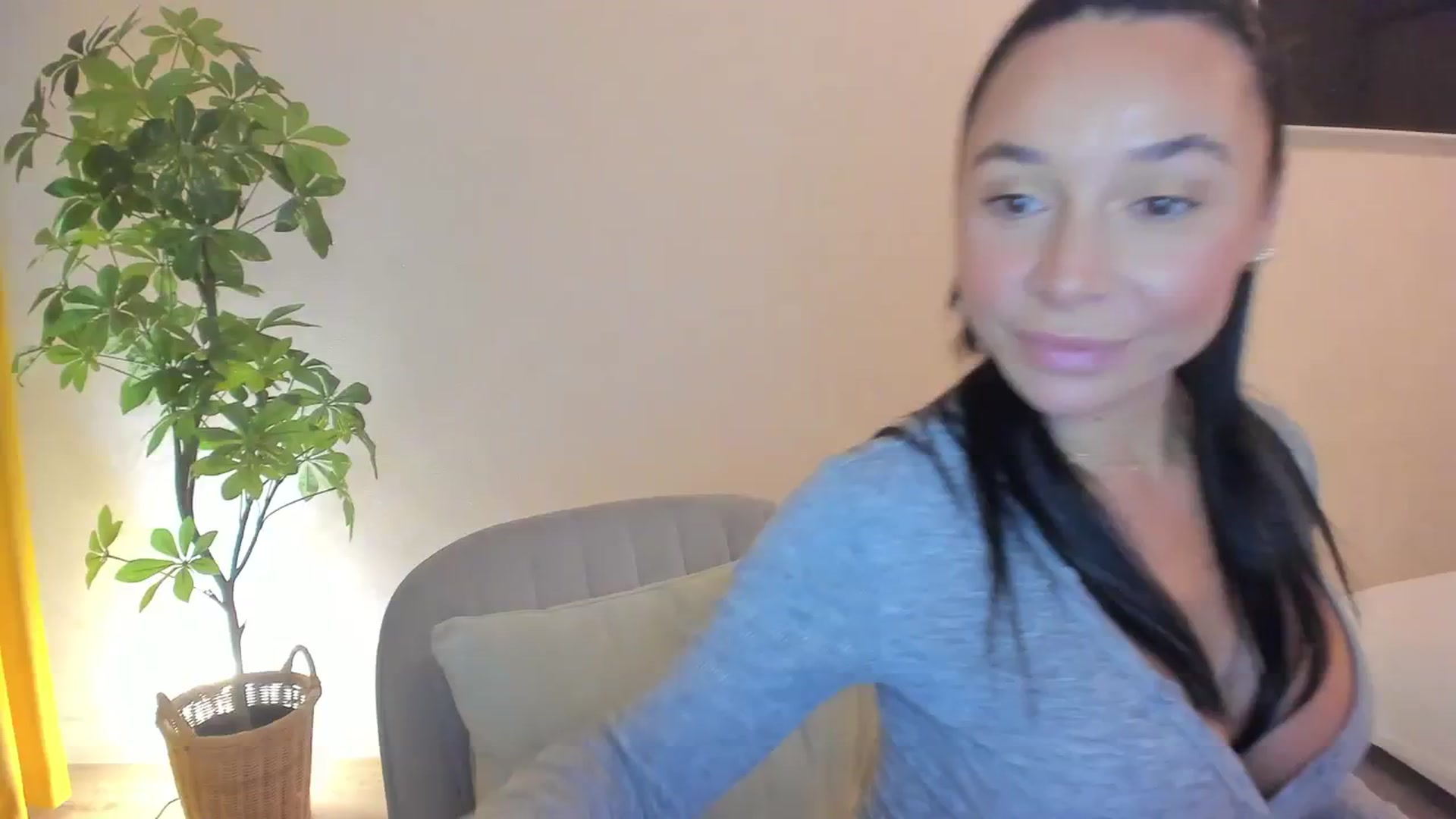 Gallery image thumbnail from MMbealien's myfreecams stream on, 01/01/2024, 18:01 image 1 of 20