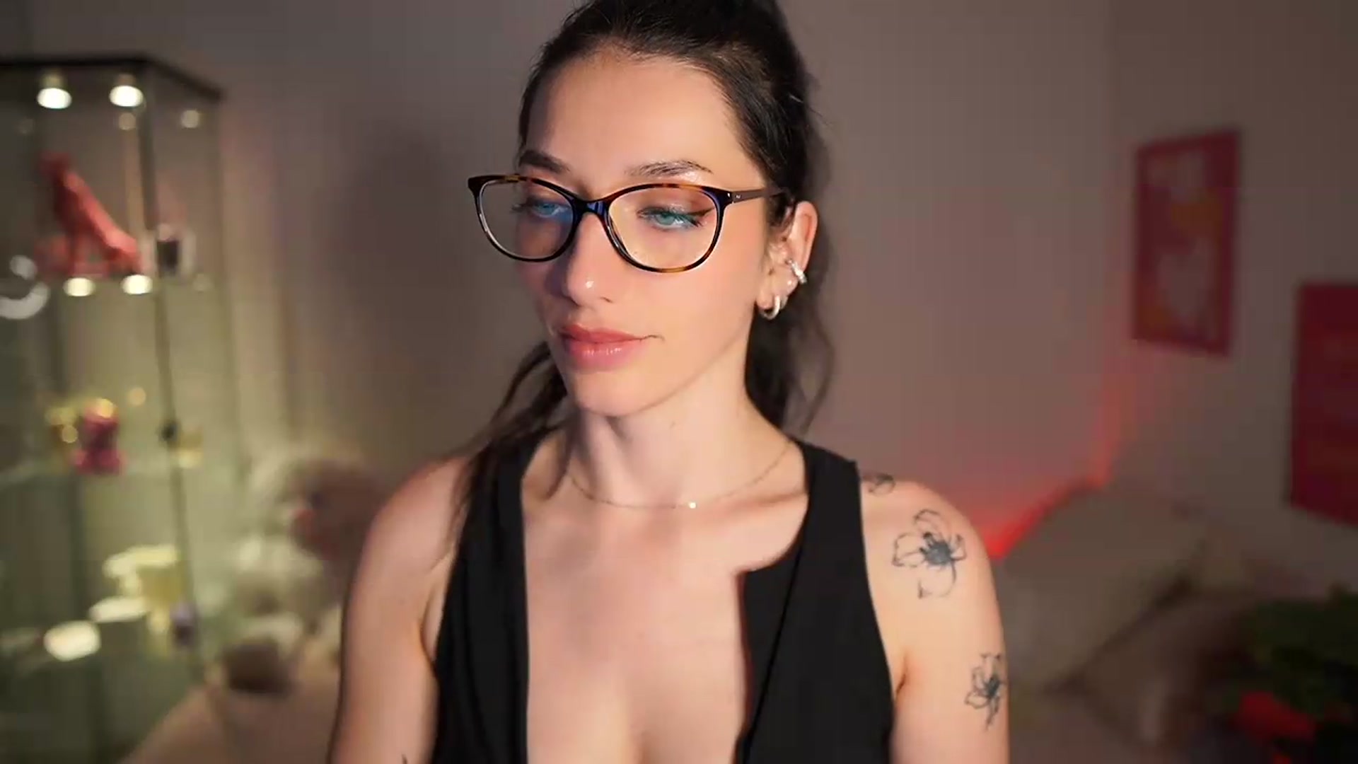 Gallery image thumbnail from MPaloma's myfreecams stream on, 07/17/2026, 01:08 image 11 of 20