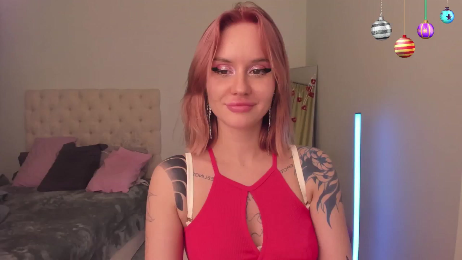 Gallery image thumbnail from MS_BLAZY's myfreecams stream on, 12/19/2024, 15:19 image 15 of 20