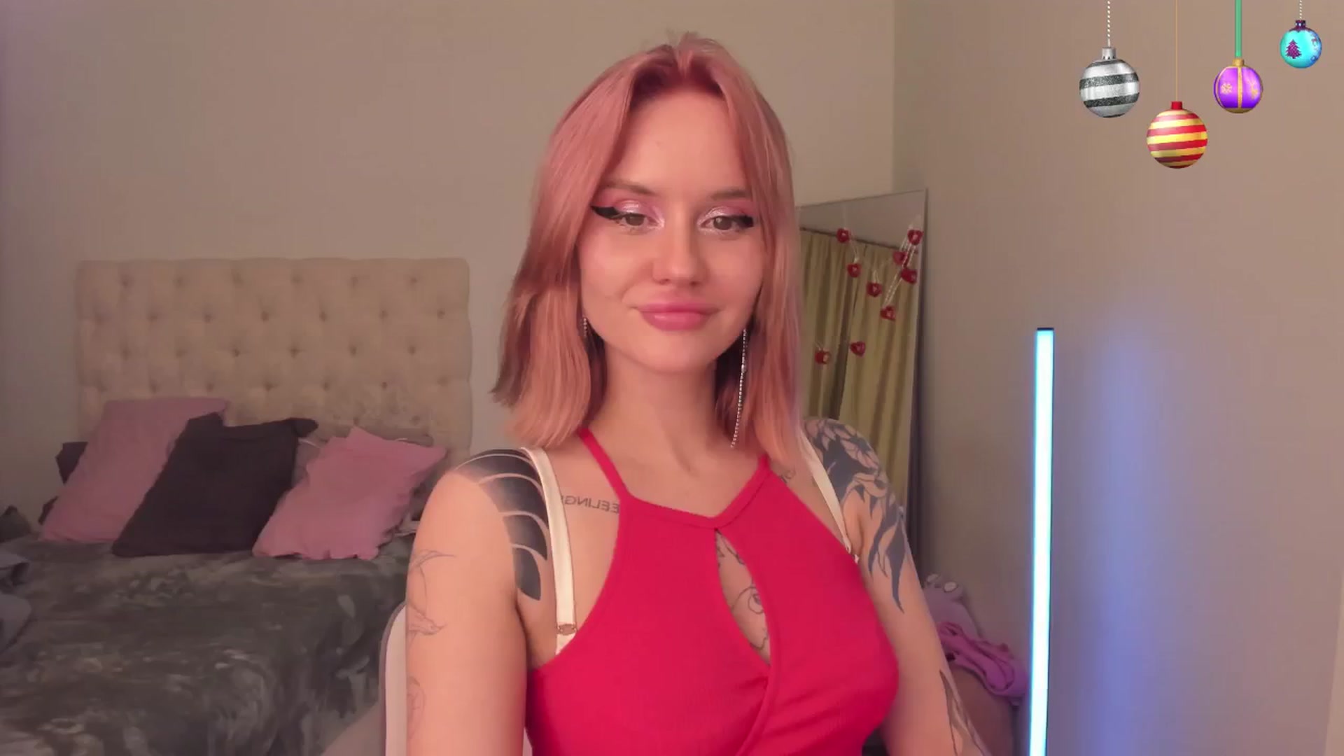 Gallery image thumbnail from MS_BLAZY's myfreecams stream on, 12/19/2024, 15:19 image 12 of 20