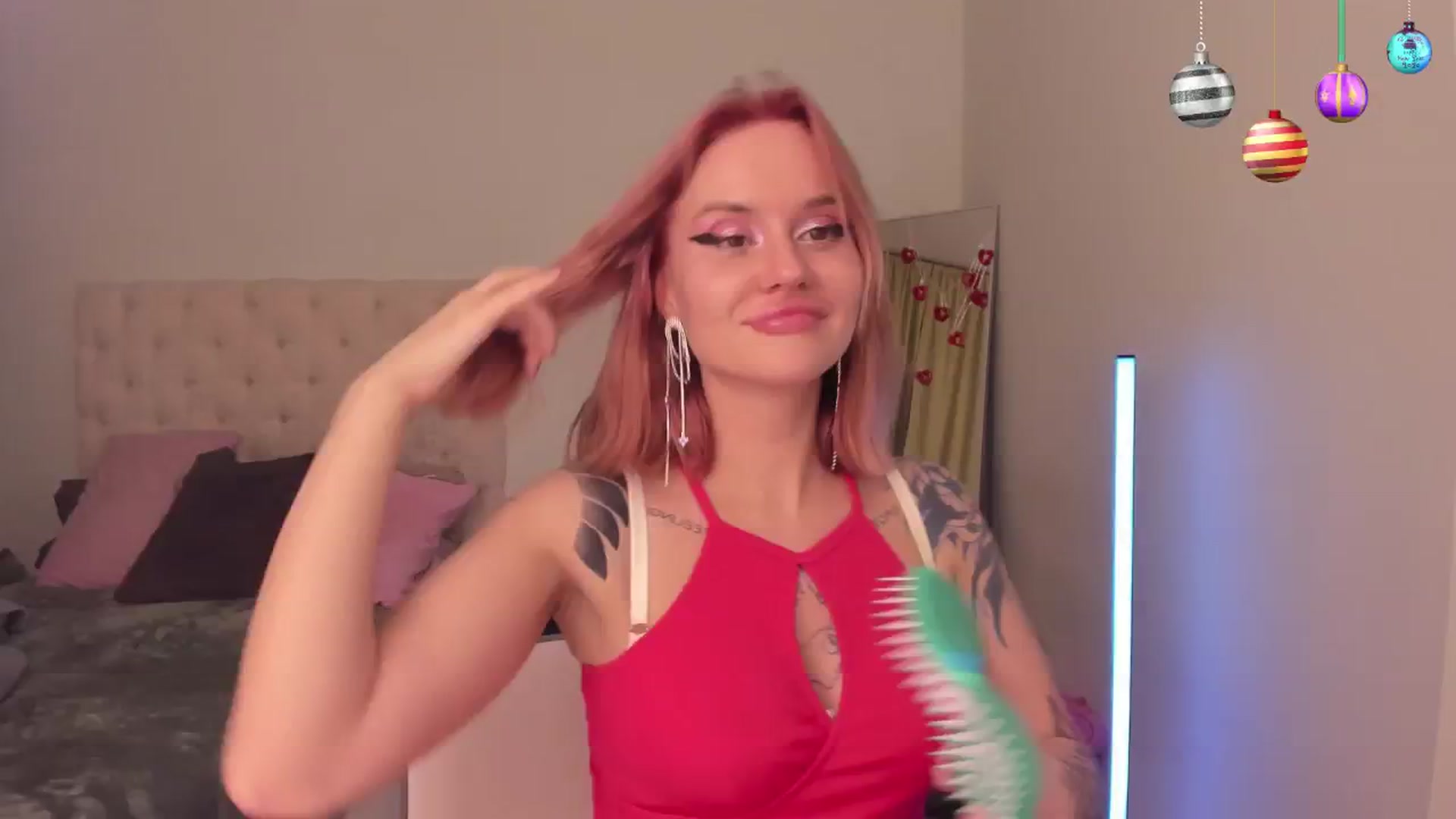 Gallery image thumbnail from MS_BLAZY's myfreecams stream on, 12/19/2024, 15:19 image 19 of 20
