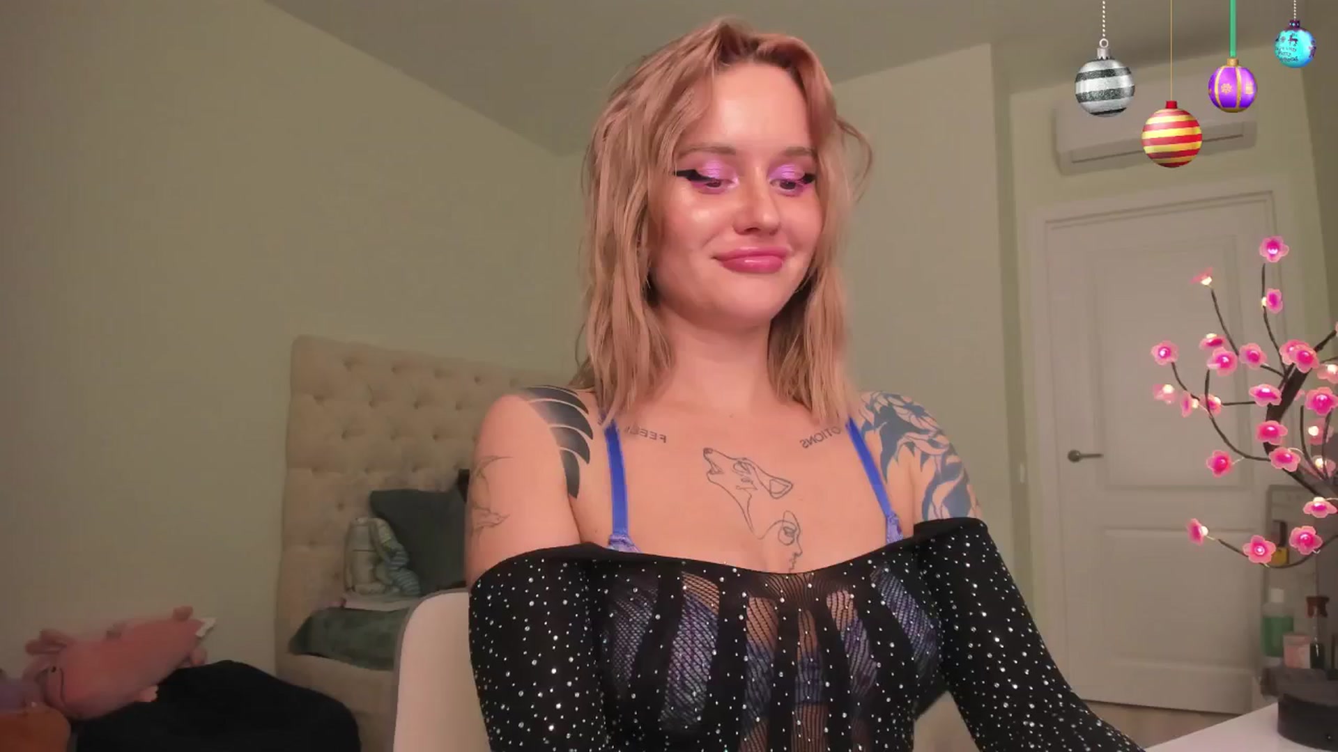 Gallery image thumbnail from MS_BLAZY's myfreecams stream on, 01/19/2025, 13:46 image 7 of 20