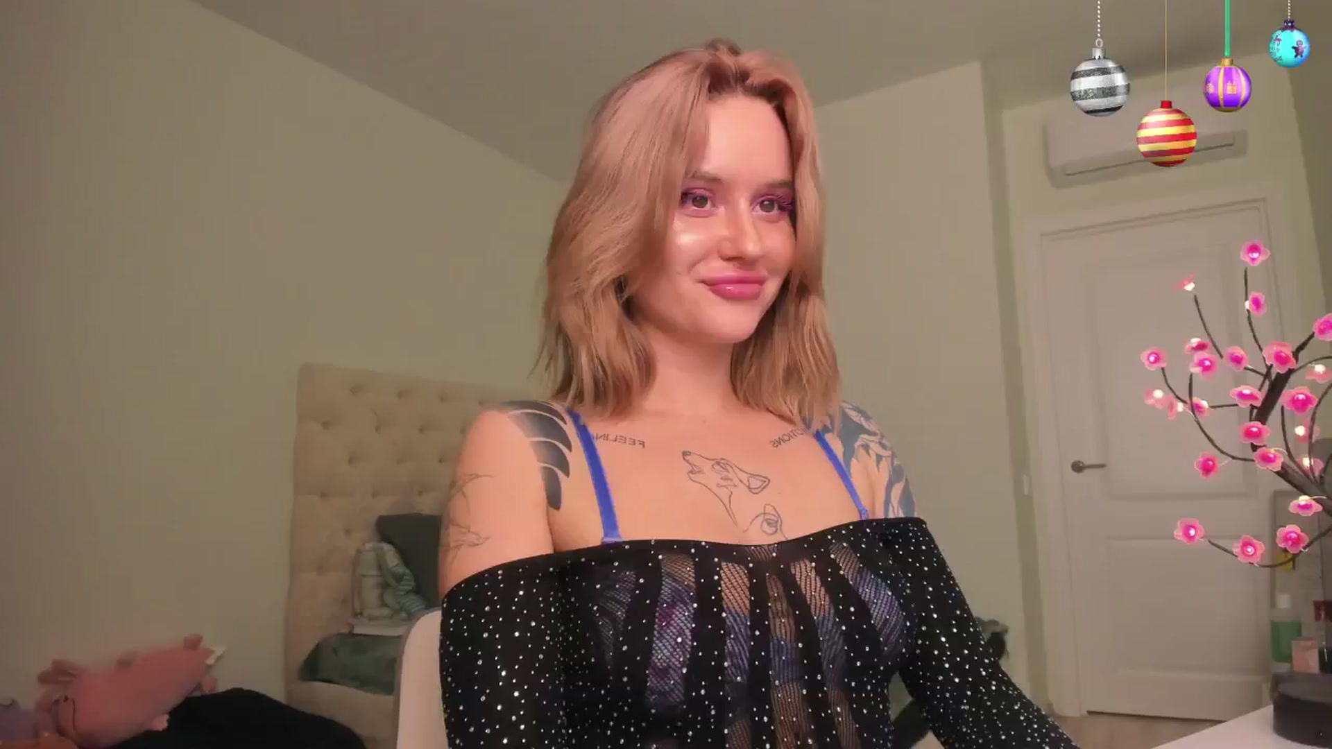 Gallery image thumbnail from MS_BLAZY's myfreecams stream on, 01/19/2025, 14:45 image 12 of 20