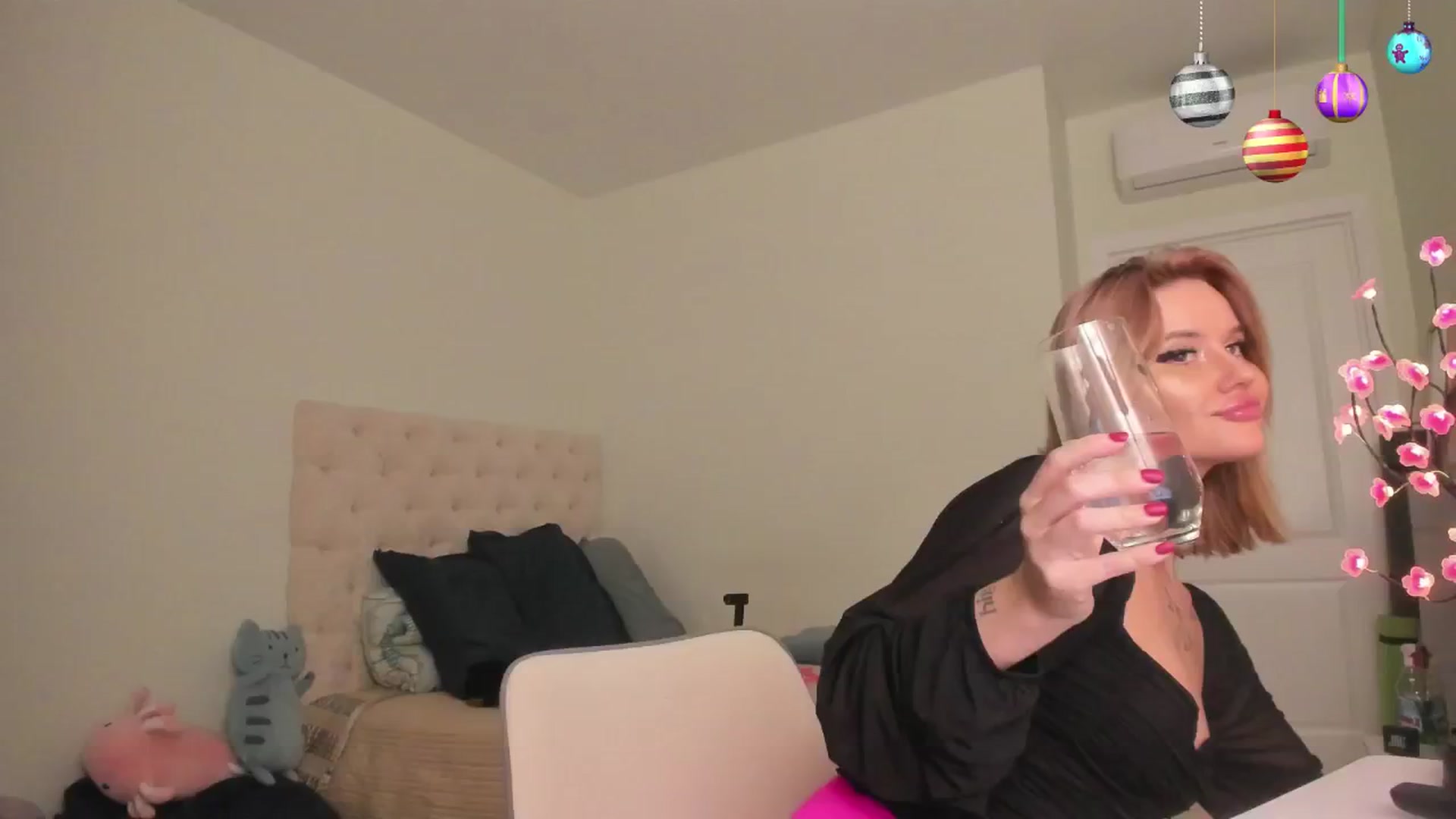 Gallery image thumbnail from MS_BLAZY's myfreecams stream on, 01/24/2025, 10:55 image 3 of 20