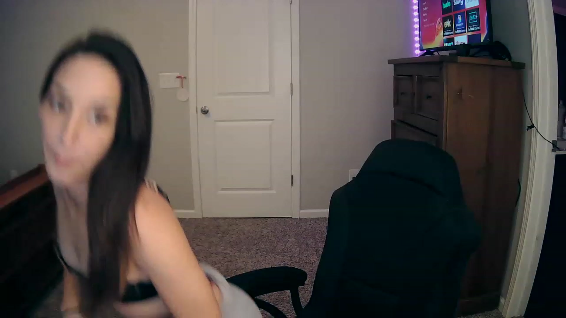 Gallery image thumbnail from MS_JAYY's myfreecams stream on, 12/05/2022, 13:22 image 16 of 20