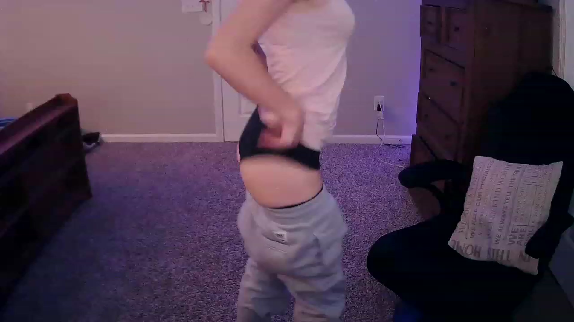 Gallery image thumbnail from MS_JAYY's myfreecams stream on, 12/08/2022, 15:48 image 12 of 20