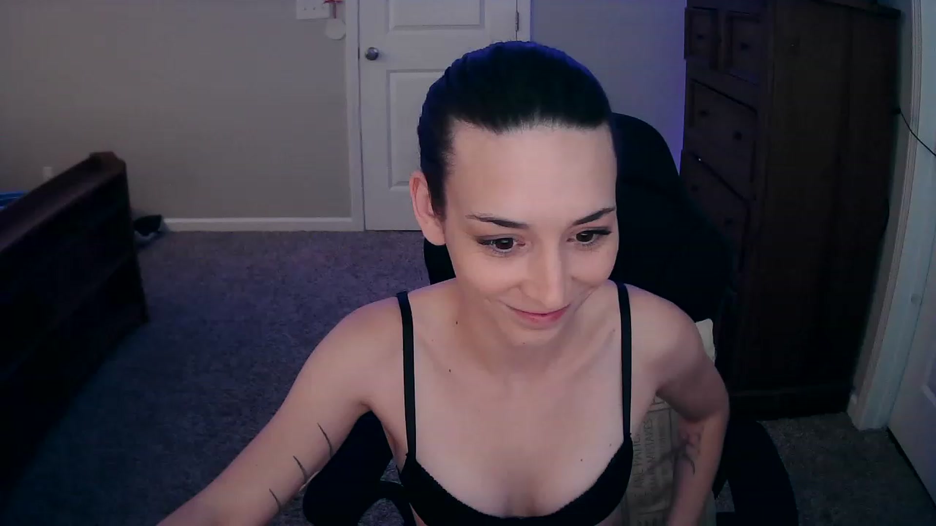 Gallery image thumbnail from MS_JAYY's myfreecams stream on, 12/08/2022, 15:48 image 6 of 20