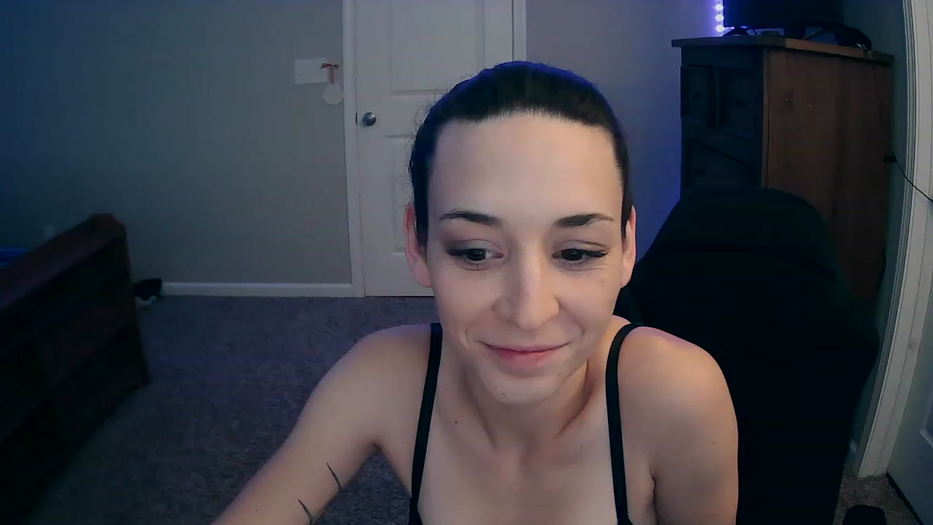 Gallery image thumbnail from MS_JAYY's myfreecams stream on, 12/08/2022, 15:48 image 15 of 20