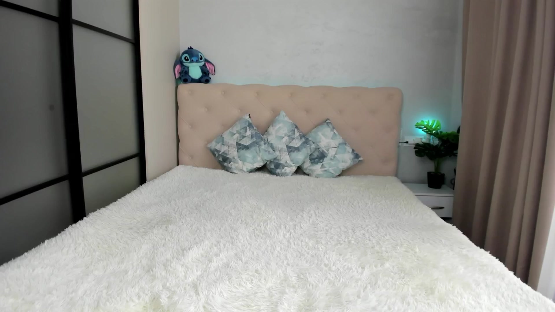 Gallery image thumbnail from M_Secret's myfreecams stream on, 06/23/2025, 06:25 image 12 of 20