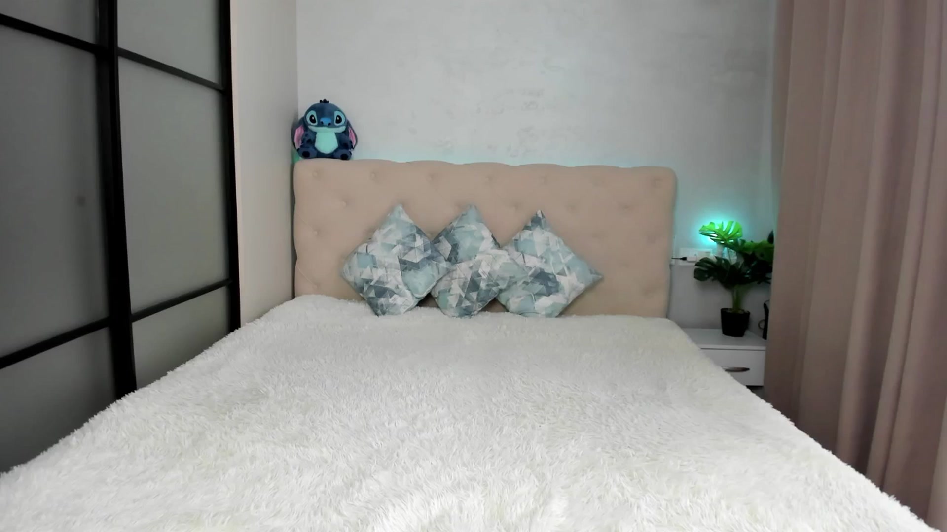 Gallery image thumbnail from M_Secret's myfreecams stream on, 06/25/2025, 05:16 image 2 of 20