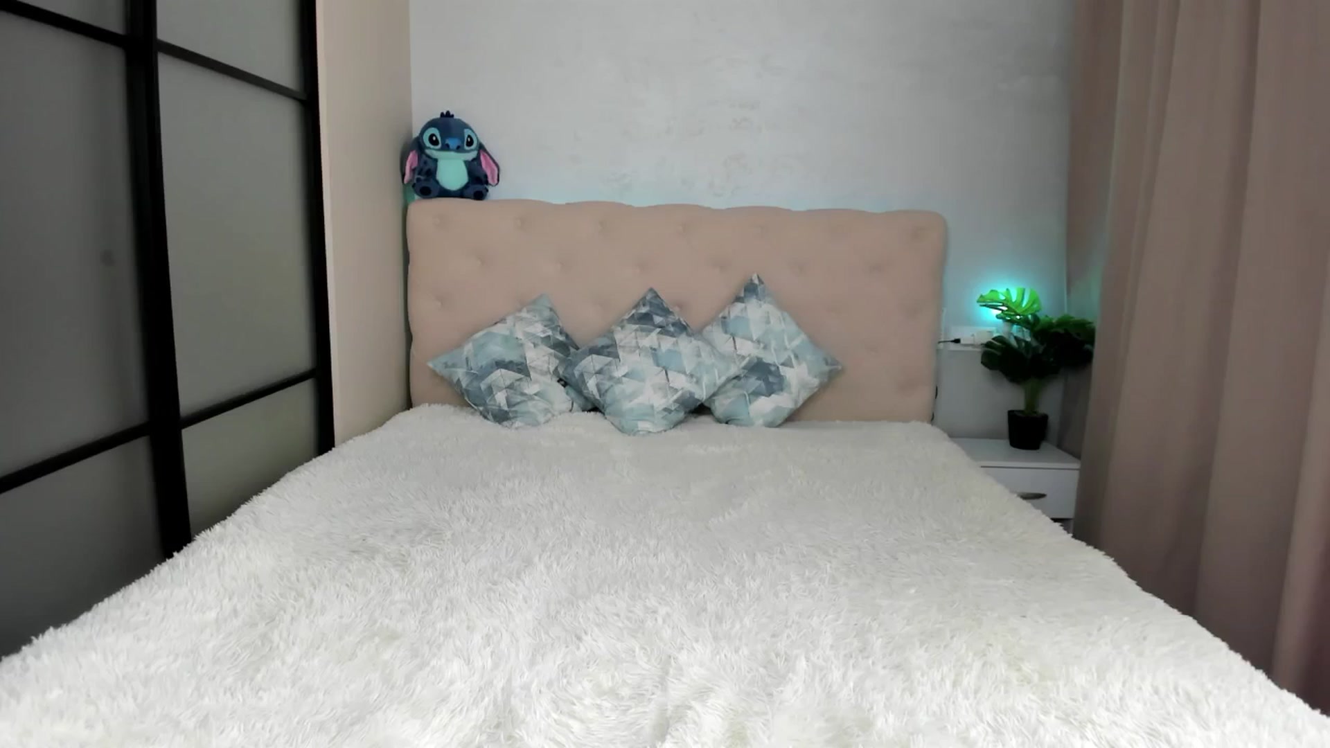 Gallery image thumbnail from M_Secret's myfreecams stream on, 06/26/2025, 06:40 image 17 of 20