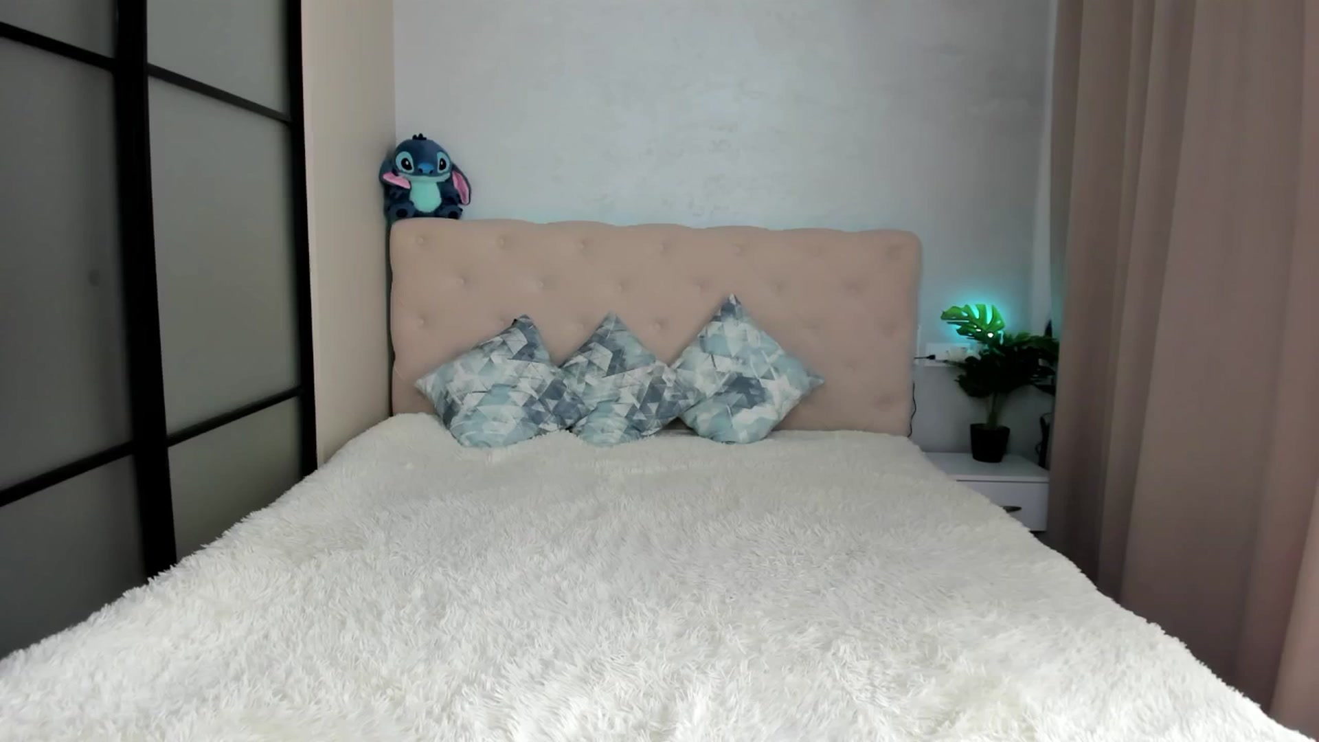 Gallery image thumbnail from M_Secret's myfreecams stream on, 06/29/2025, 07:39 image 11 of 20