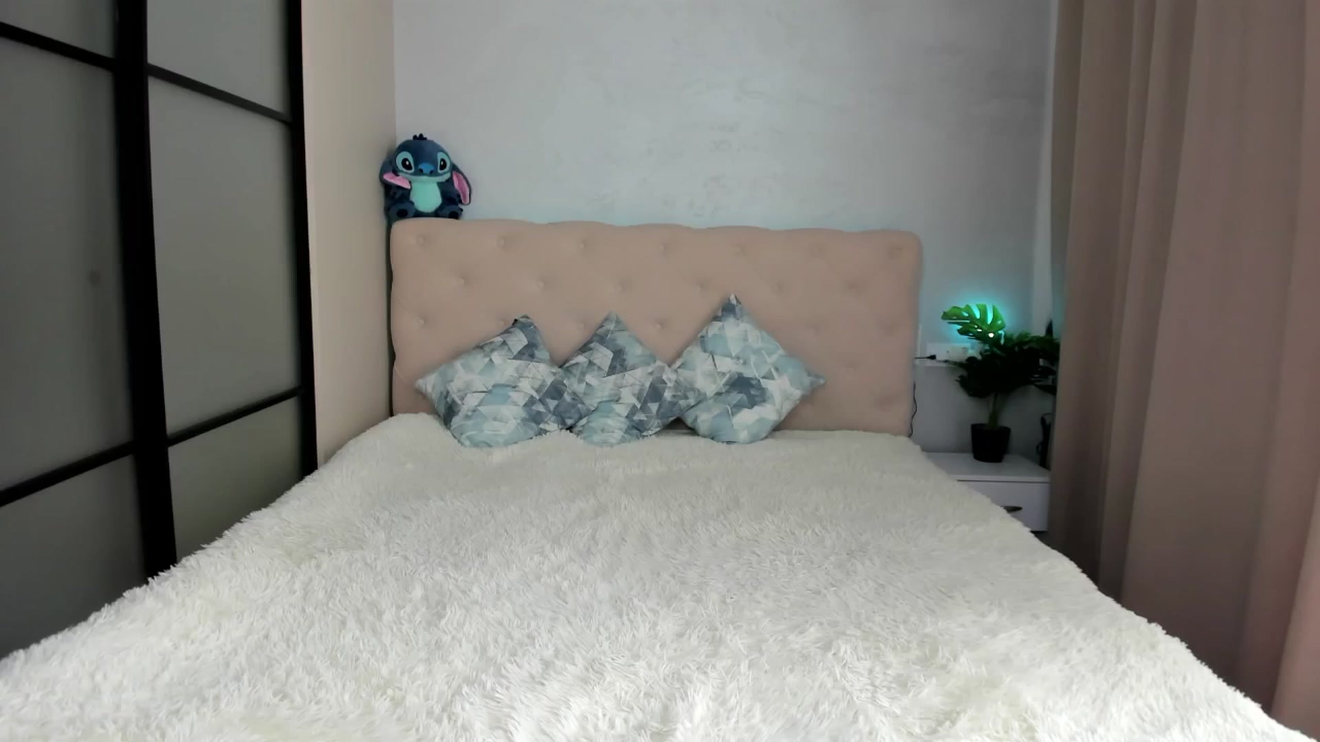 Gallery image thumbnail from M_Secret's myfreecams stream on, 06/29/2025, 07:39 image 9 of 20