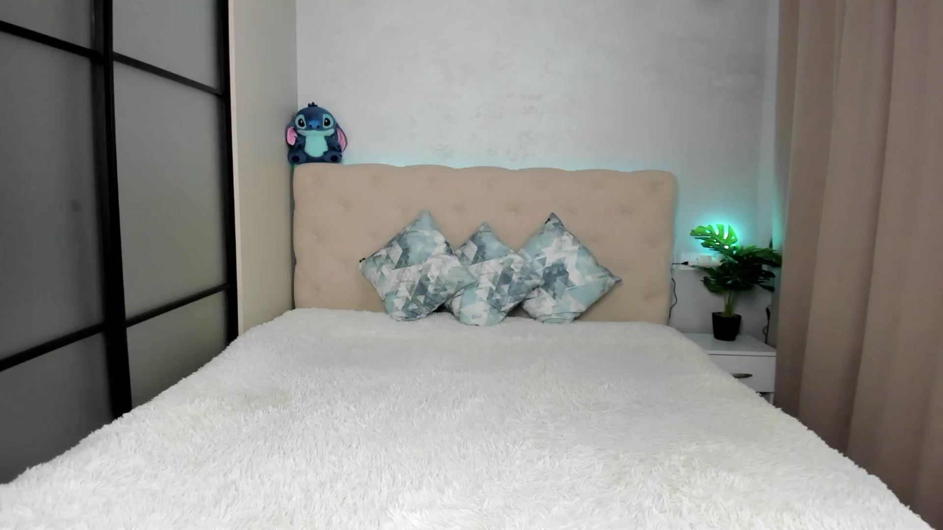 Gallery image thumbnail from M_Secret's myfreecams stream on, 06/30/2025, 05:37 image 13 of 20