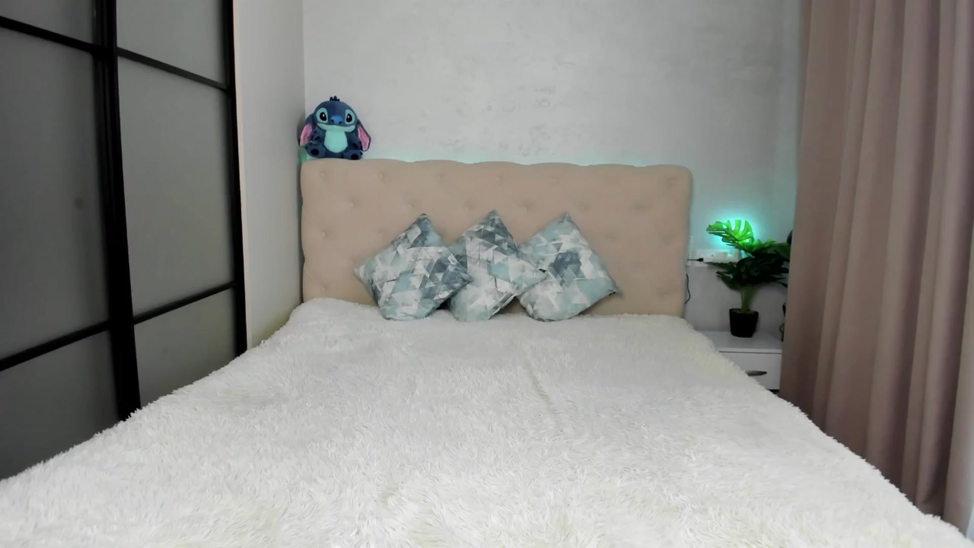 Gallery image thumbnail from M_Secret's myfreecams stream on, 07/06/2025, 04:29 image 12 of 20