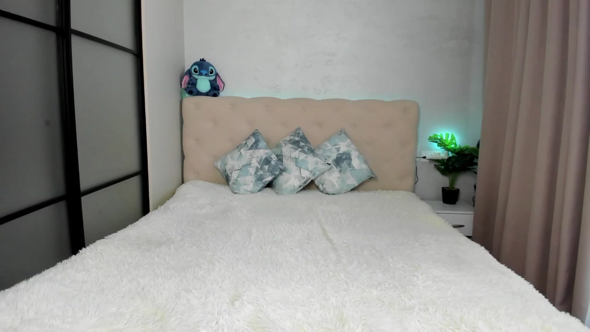 Gallery image thumbnail from M_Secret's myfreecams stream on, 07/06/2025, 04:29 image 10 of 20