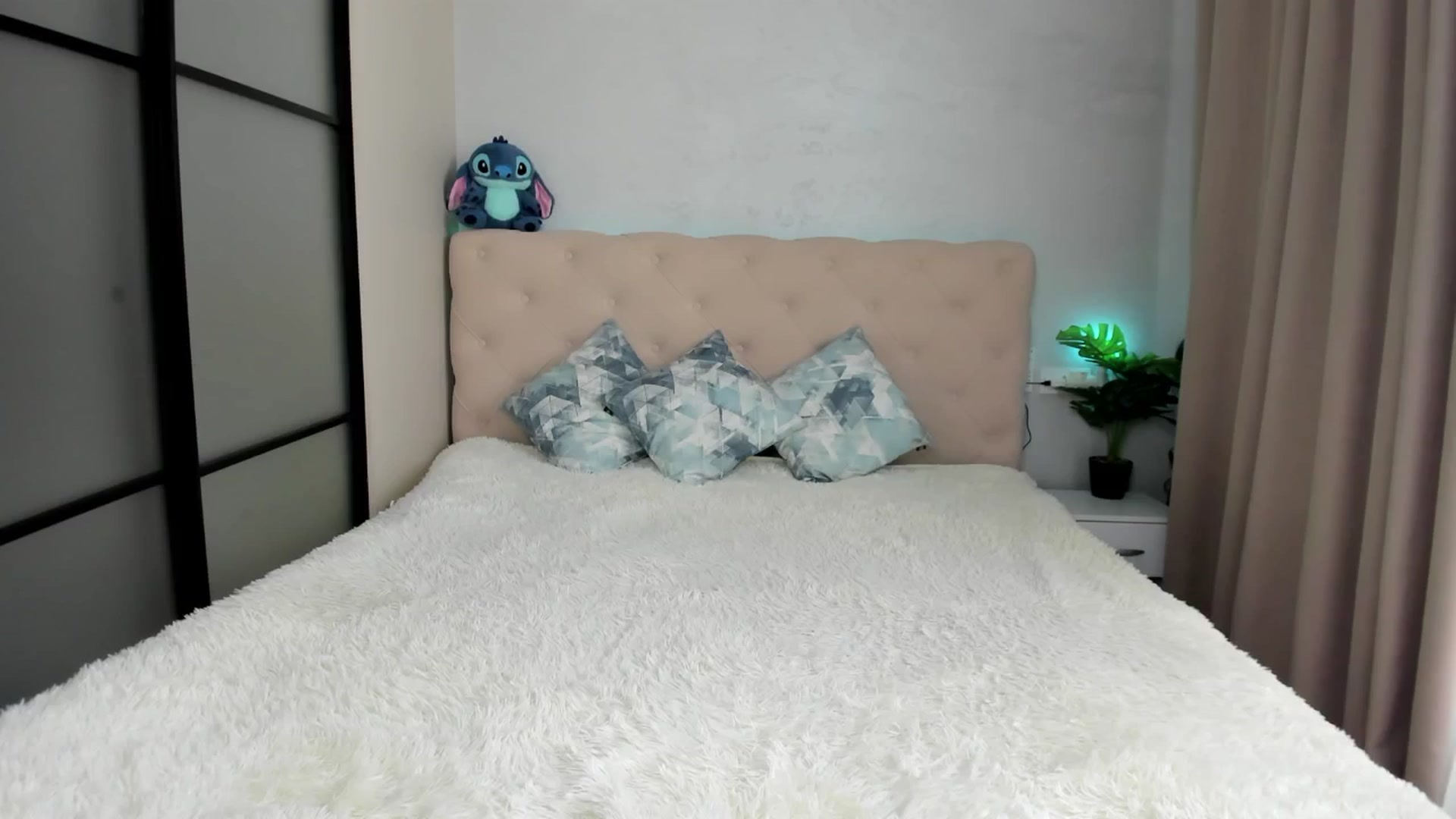 Gallery image thumbnail from M_Secret's myfreecams stream on, 07/06/2025, 07:11 image 1 of 20