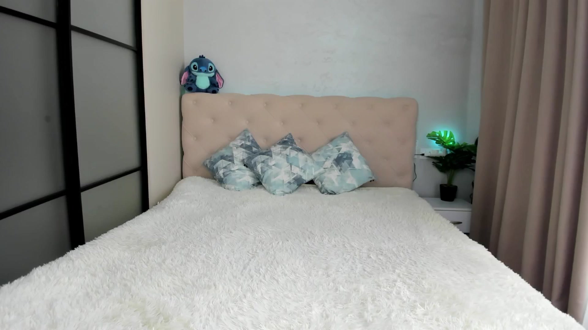 Gallery image thumbnail from M_Secret's myfreecams stream on, 07/06/2025, 07:11 image 14 of 20