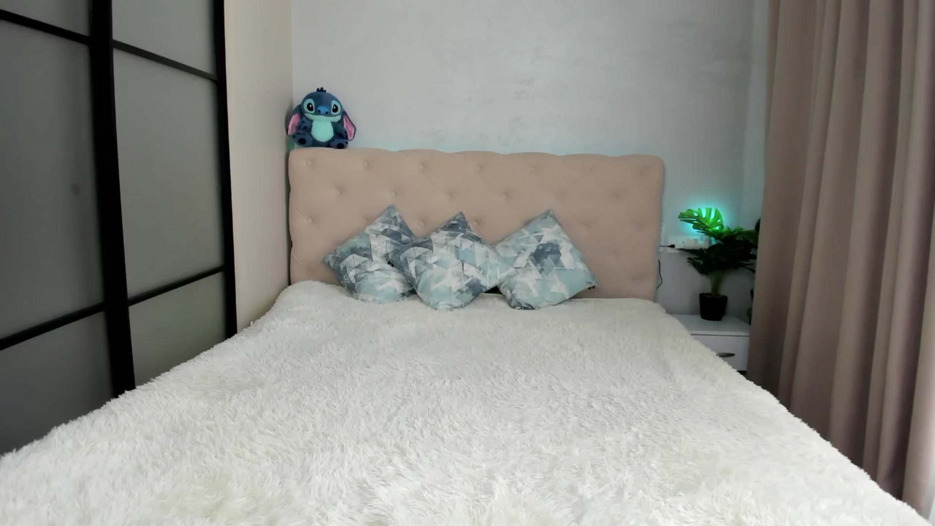 Gallery image thumbnail from M_Secret's myfreecams stream on, 07/06/2025, 07:11 image 2 of 20