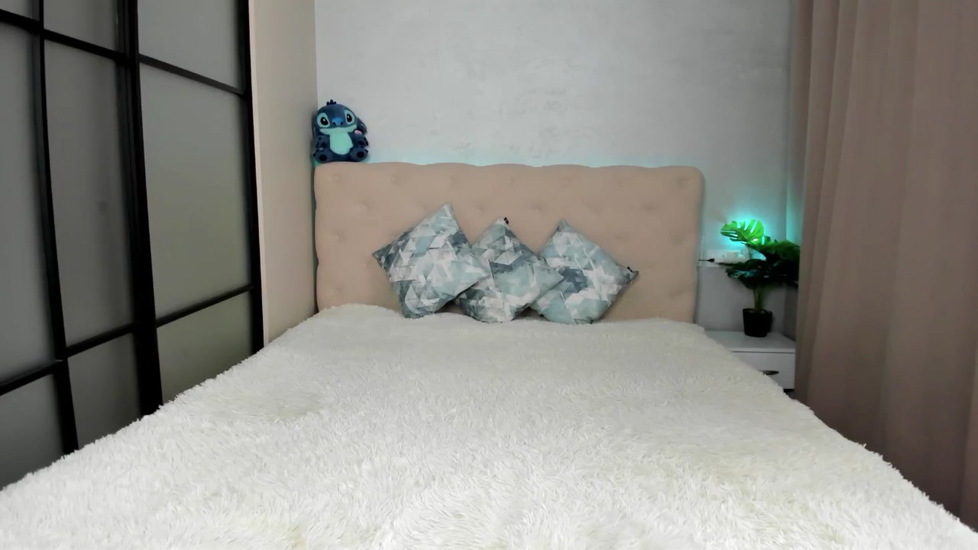 Gallery image thumbnail from M_Secret's myfreecams stream on, 07/10/2025, 06:28 image 10 of 20