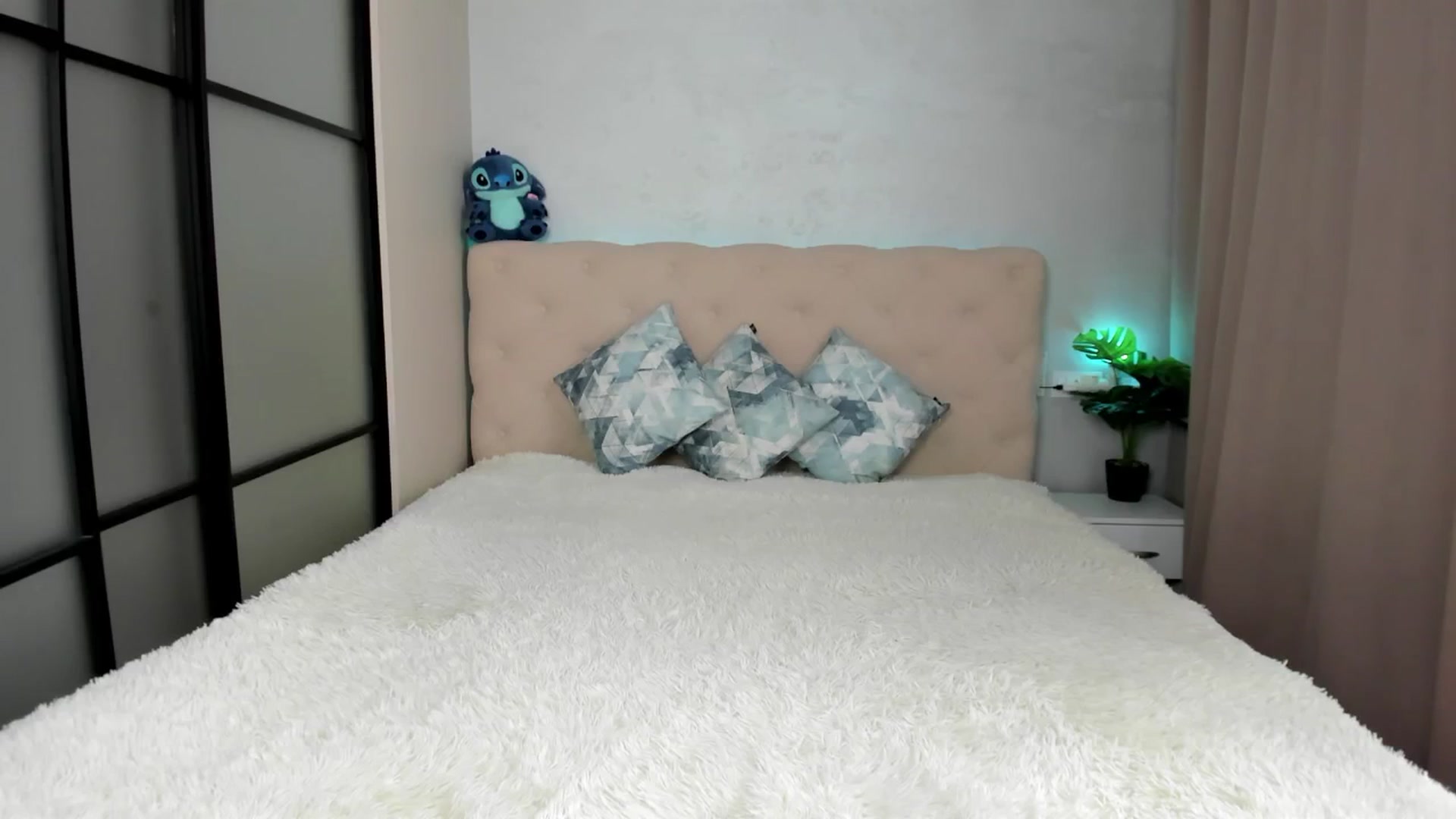 Gallery image thumbnail from M_Secret's myfreecams stream on, 07/10/2025, 06:28 image 18 of 20