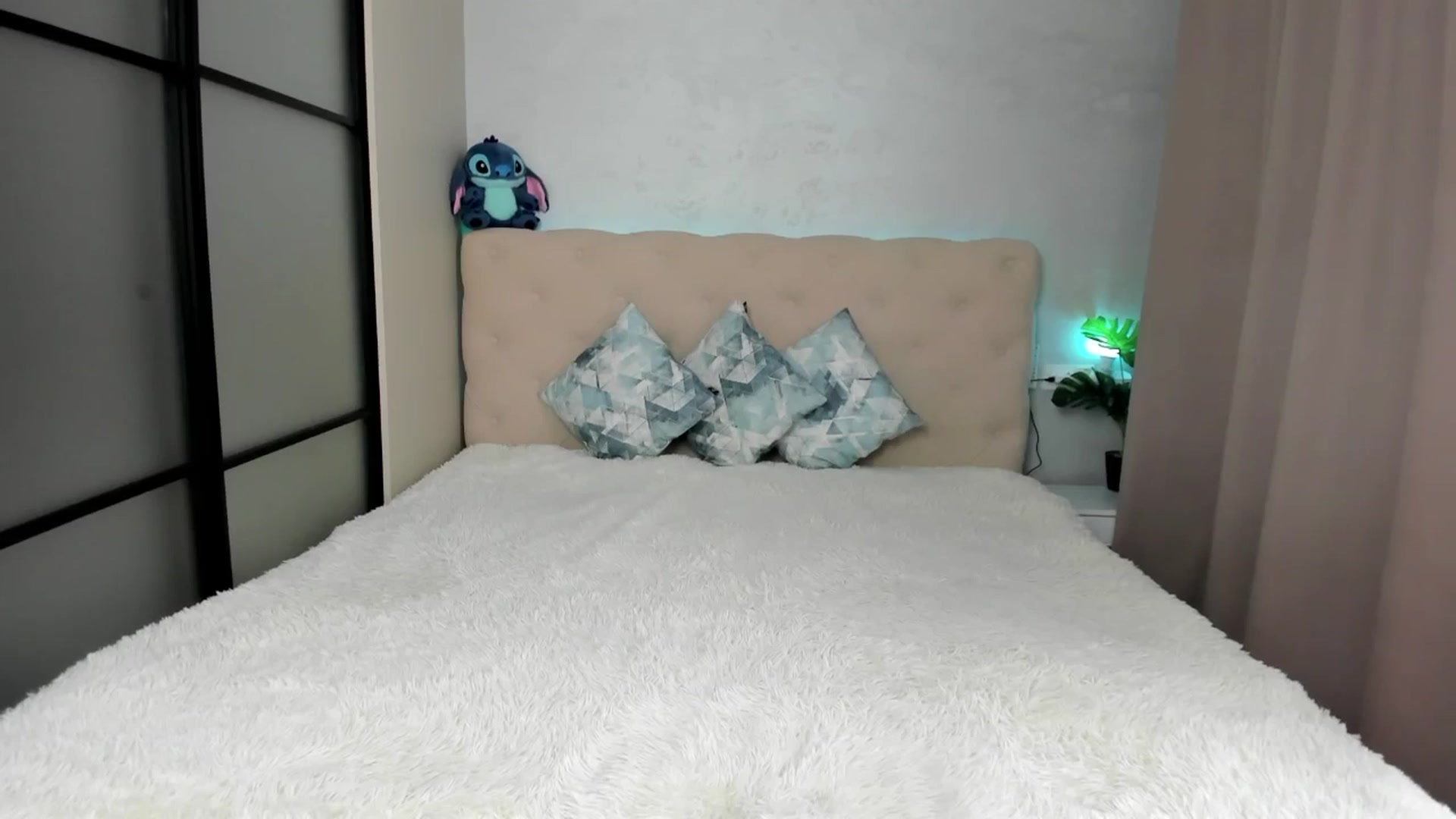 Gallery image thumbnail from M_Secret's myfreecams stream on, 07/23/2025, 05:43 image 15 of 20