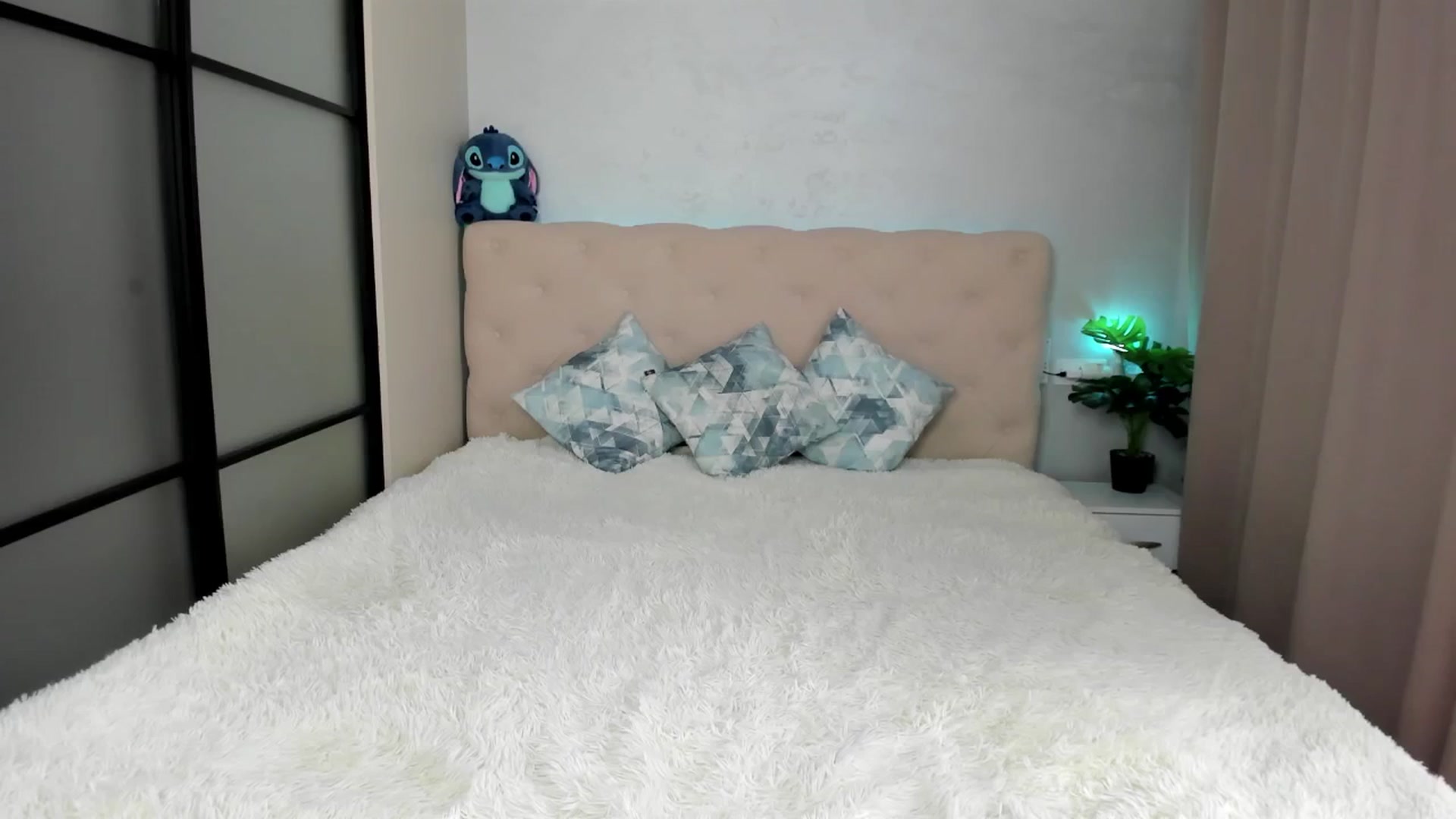 Gallery image thumbnail from M_Secret's myfreecams stream on, 08/01/2025, 06:20 image 14 of 20