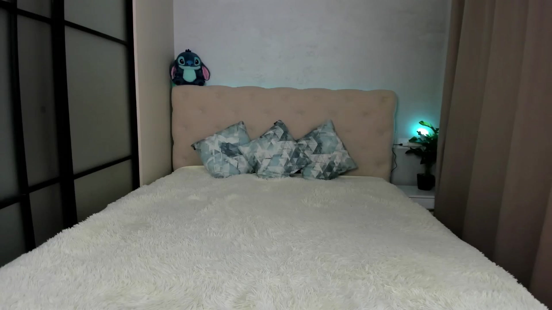 Gallery image thumbnail from M_Secret's myfreecams stream on, 08/03/2025, 05:26 image 15 of 20